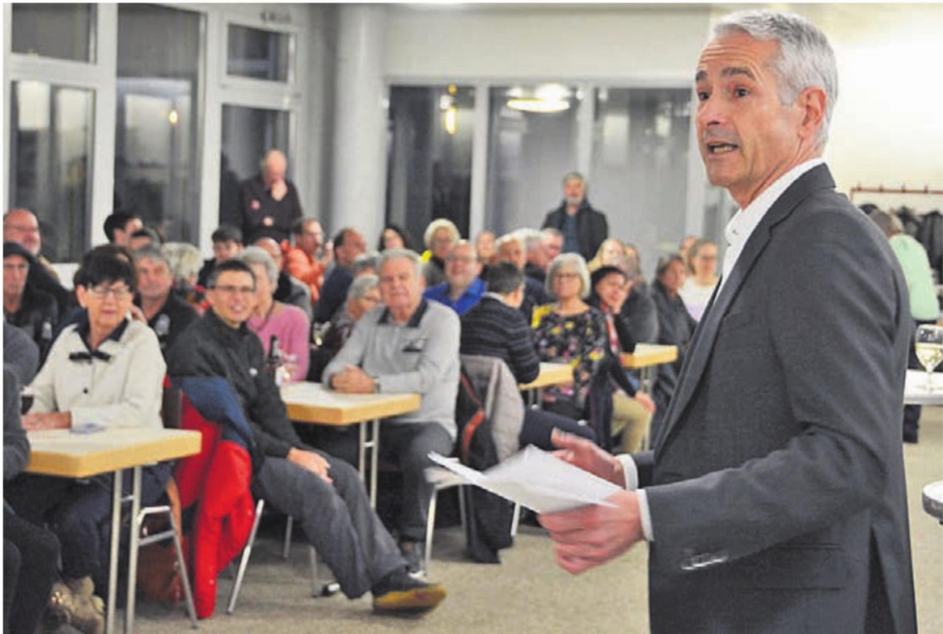 Gelungene Premiere in neuer Funktion: Patrick Keller ist seit dem 1. Januar neuer Gemeindeammann in Dottikon. Bild: chh - Das Bild wird blockiert. – Möglicherweise durch einen aktiven Adblocker.