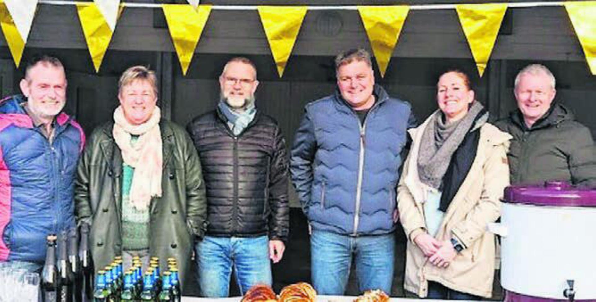 Der Gemeinderat und der Gemeindeschreiber, von links: Peter Suter, Hanna Hoenig, Oliver Stöckli, Herbert Brunner, Johanna Jutz und Thomas Isler. Bild: zg
