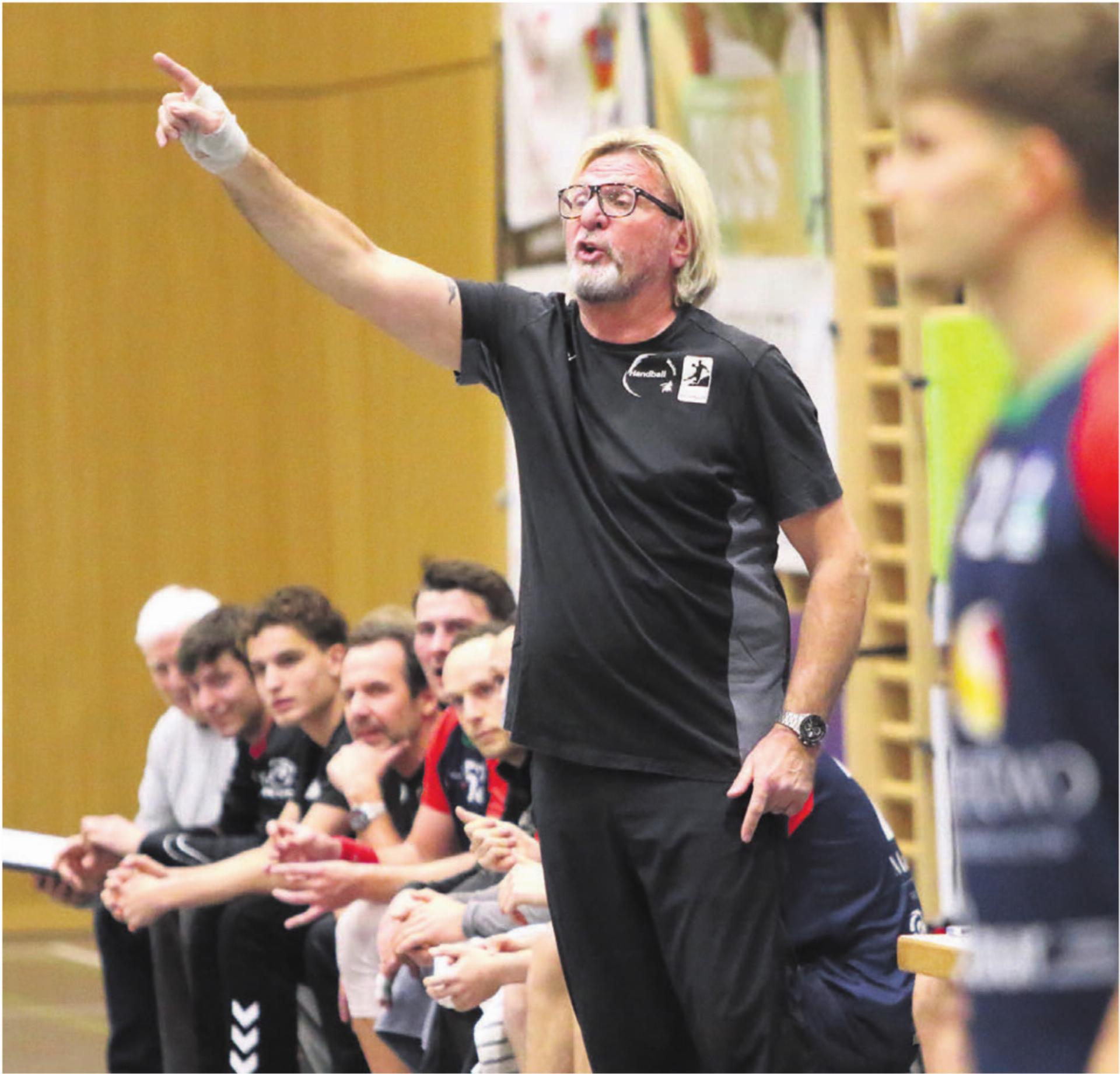 Trainer Alex Milosevic und sein Team wollen unbedingt den Aufstieg realisieren. Bild: jg /Archiv - Das Bild wird blockiert. – Möglicherweise durch einen aktiven Adblocker.