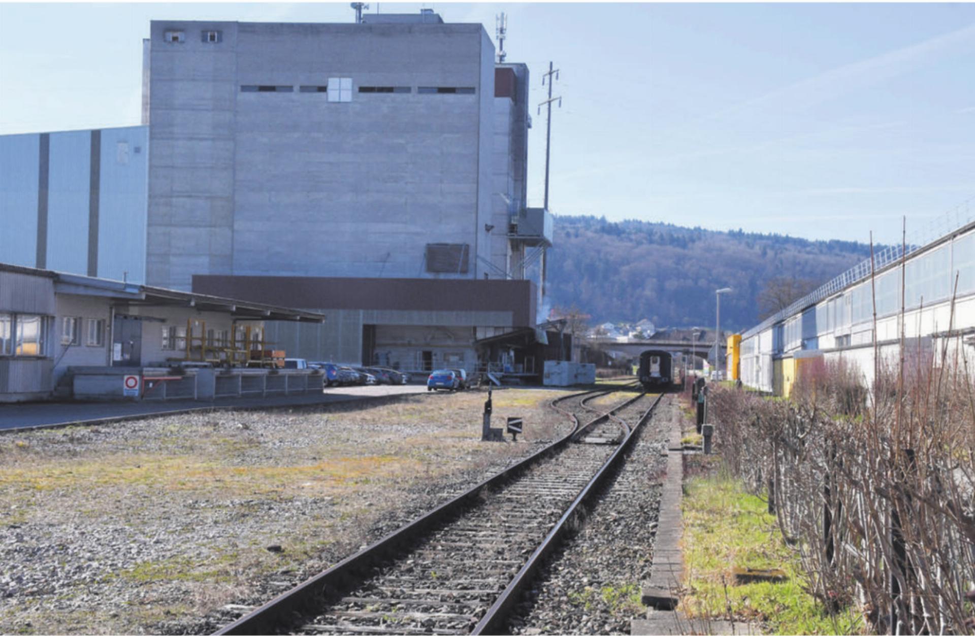 Das Ab- und Beladegleis des Getreidecenters Freiamt wird erneuert. Bild: Daniel Marti - Das Bild wird blockiert. – Möglicherweise durch einen aktiven Adblocker.