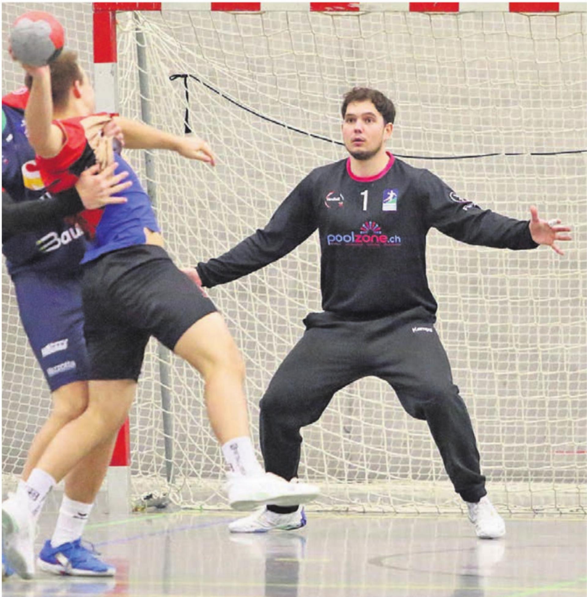 Dario Koch hielt die Hälfte der Schüsse, die auf das Freiämter Tor kamen. Er und Goaliekollege Janis Weber hatten grossen Anteil am Sieg der SGWM. Bild: jg - Das Bild wird blockiert. – Möglicherweise durch einen aktiven Adblocker.