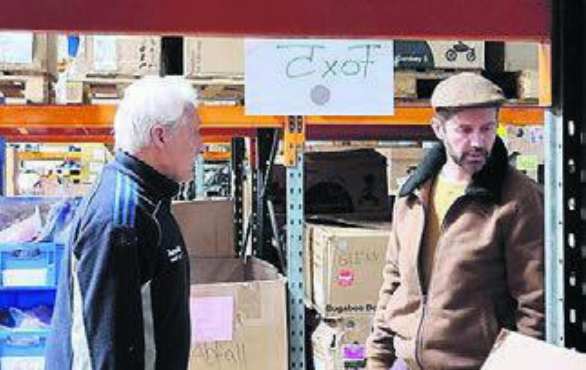 Ernst Engel (links) vom Servicepunkt in Muri und Marco Tramontano. Bild: vaw - Das Bild wird blockiert. – Möglicherweise durch einen aktiven Adblocker.