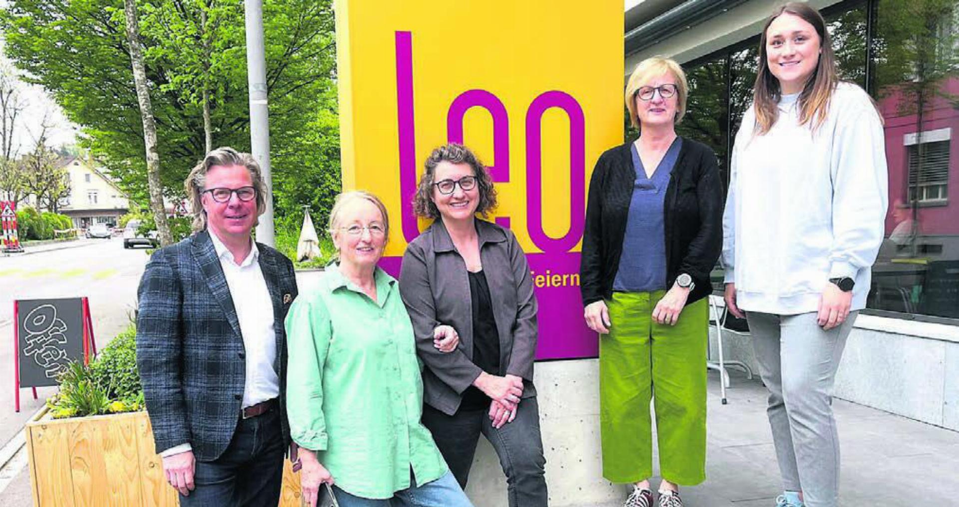 Der neu zusammengesetzte «Leo»-Vorstand (v. l.): Eric Roeleven, Präsidentin Monika Küng, Ines Graf (neu), Barbara Oswald und Seraina Malfent (neu). Es fehlt Gerhard Wilp (neu). Bild: wam