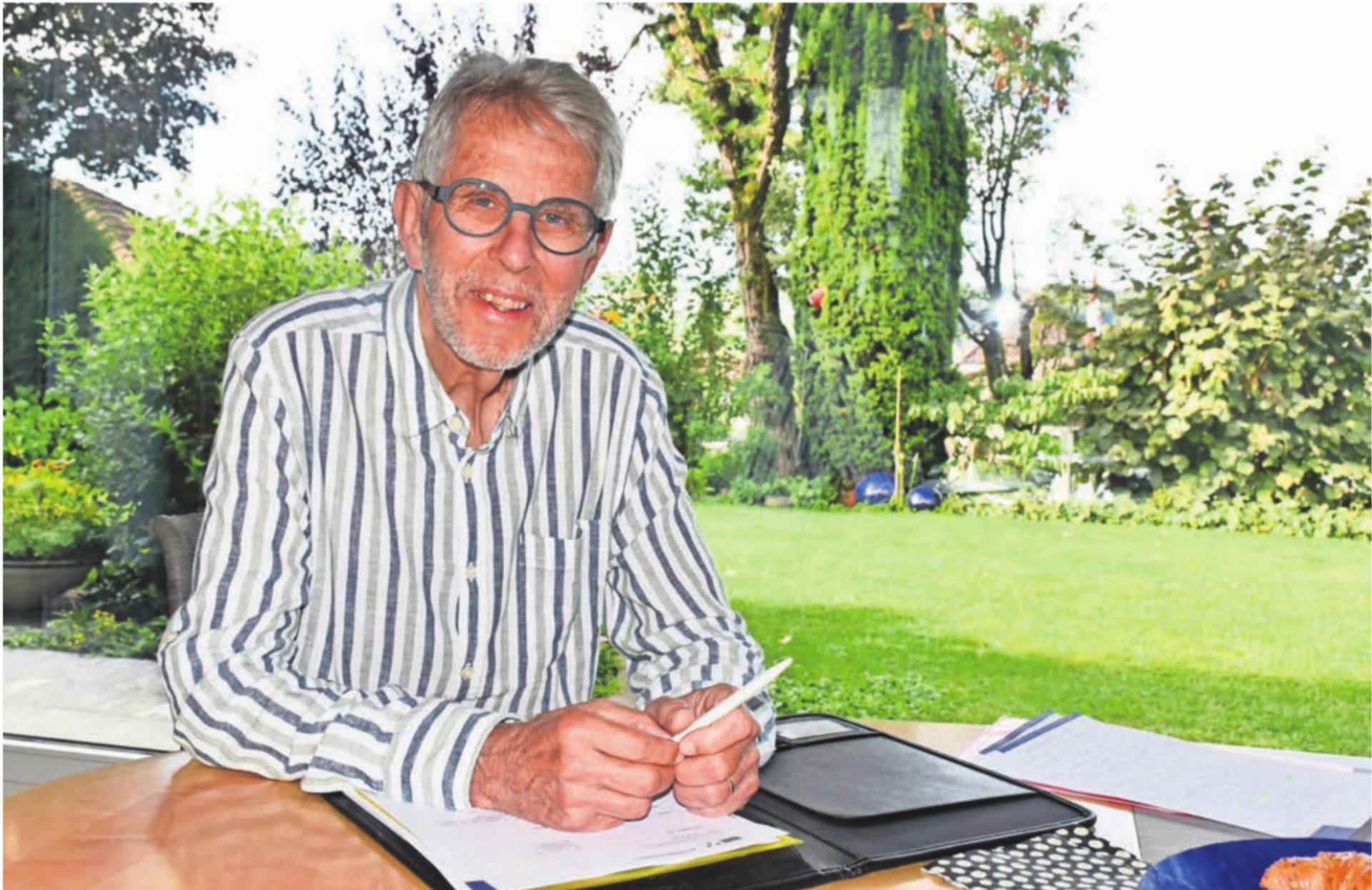 Kurt Fricker zu Hause am Brunnackerweg: Dort lebt er seit 1978 und dort wird er den nächsten Lebensabschnitt geniessen. Bilder: dm/zg - Das Bild wird blockiert. – Möglicherweise durch einen aktiven Adblocker.