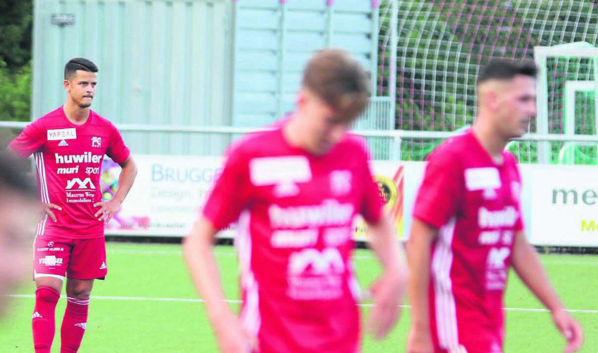 Ratlosigkeit macht sich breit. Die Murianer (links Captain Simone Parente) verlieren auch in der Cup-Qualifikation. Bild: spr/Archiv