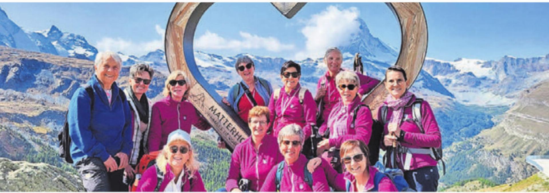 Die Damenriege Aristau vor dem Matterhorn. Bild: zg - Das Bild wird blockiert. – Möglicherweise durch einen aktiven Adblocker.