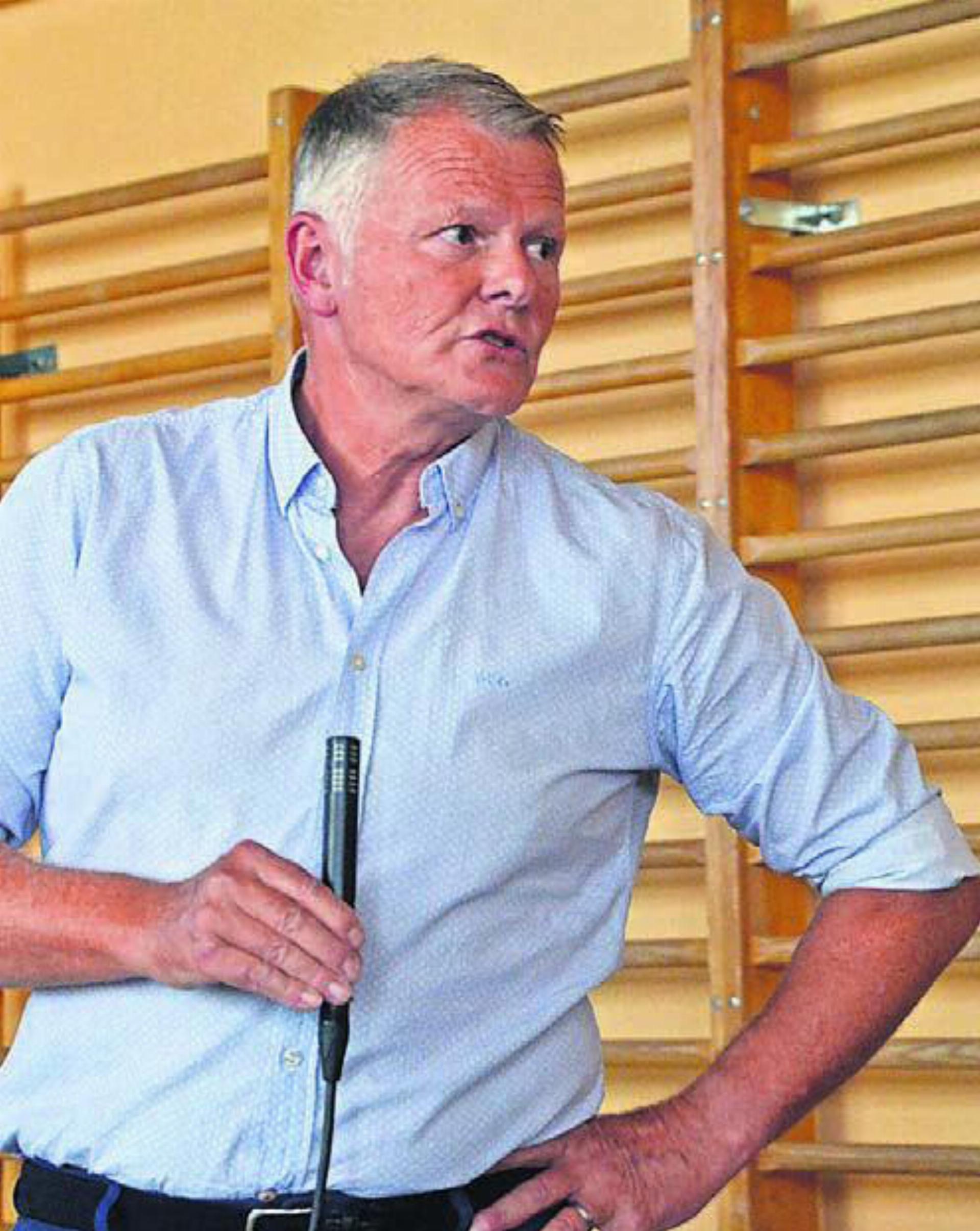 Gemeindeammann Stefan Zemp referierte am Informationsanlass zum Mehrzweckgebäude über finanzielle Auswirkungen.