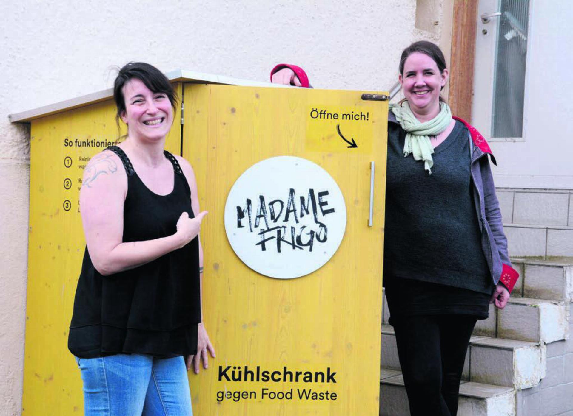 Sie freuen sich, wie gut das Projekt angelaufen ist und wie viele weitere Standorte es bereits gibt: Initiantin Jacqueline Karrer (links) und Caritas-Projektleiterin Karen Hug. Bild: Chregi Hansen