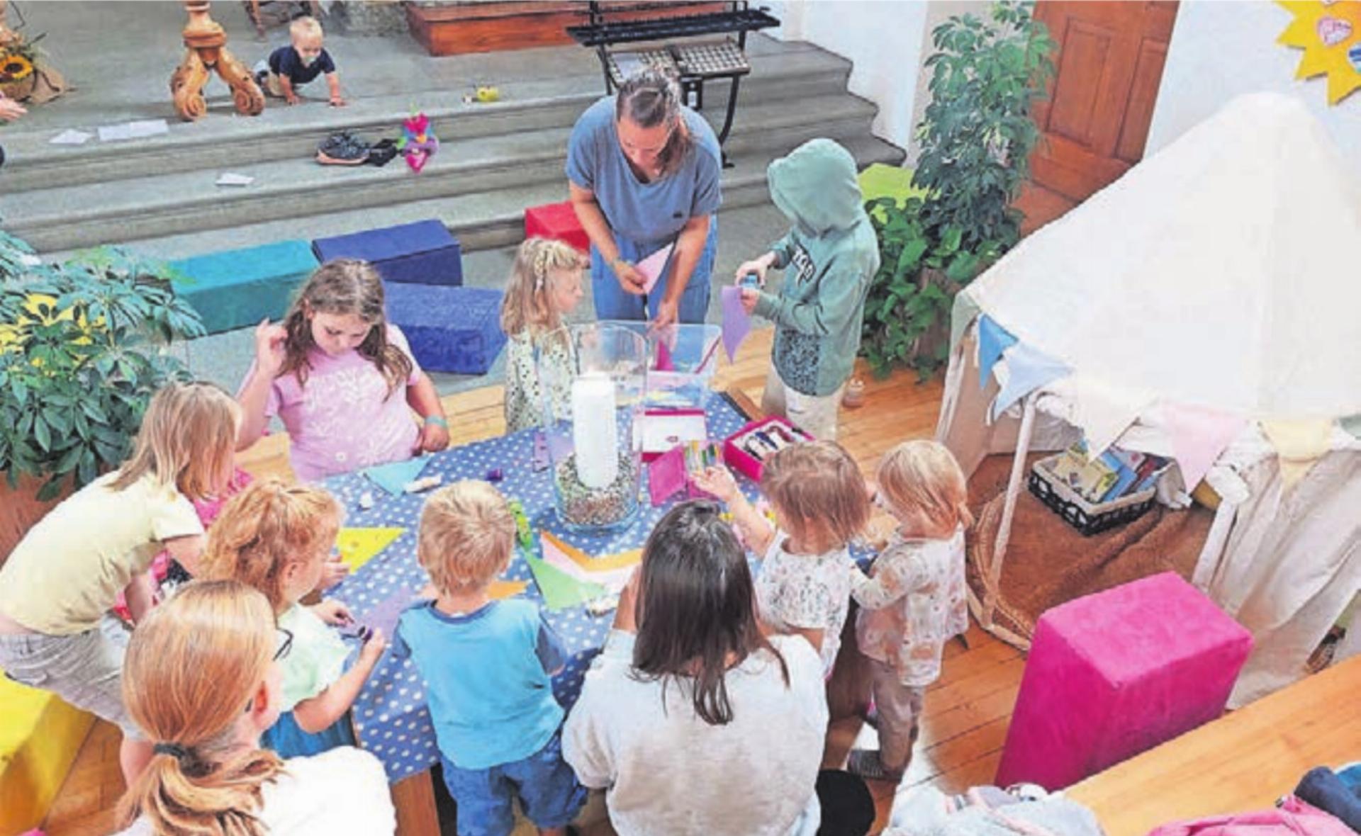 Die kleinen Kinder haben nun dank dem Engagement der «Fiire met de Chline»-Gruppe einen eigenen Ort in der Niederwiler Kirche. Bild: zg