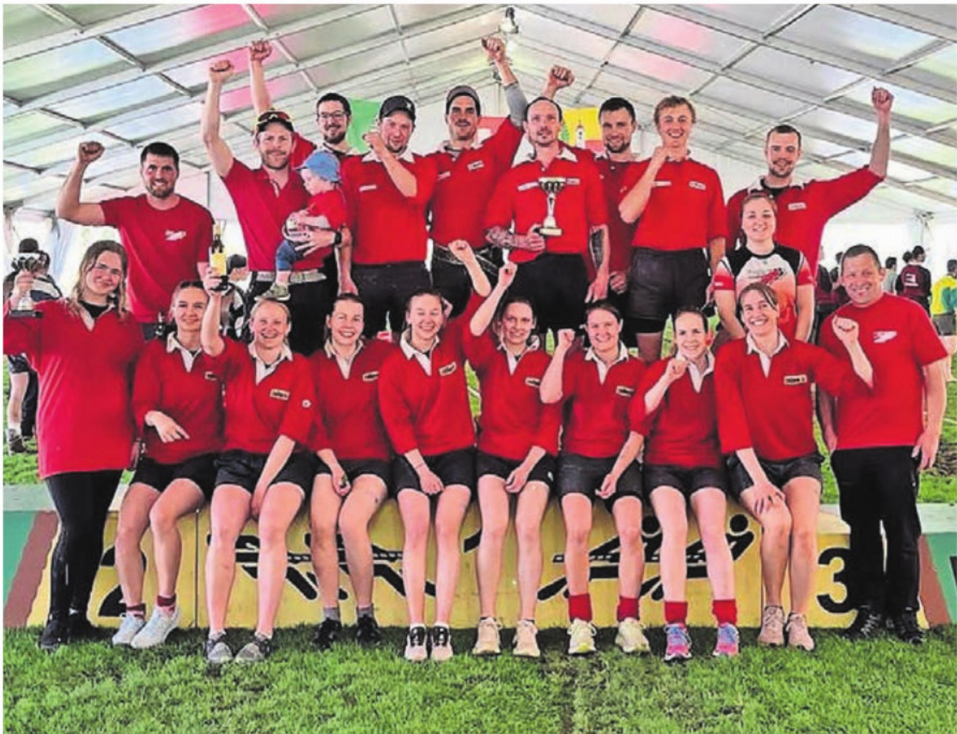 Nationale Spitze: Die Frauen und Männer des Seilziehclubs Sins. Bild: zg - Das Bild wird blockiert. – Möglicherweise durch einen aktiven Adblocker.