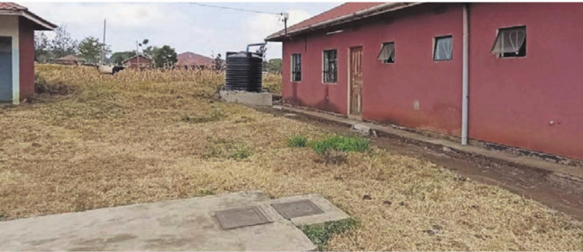 Der Platz, wo in Tansania der neue Wassertank sein wird. Bild: zg - Das Bild wird blockiert. – Möglicherweise durch einen aktiven Adblocker.