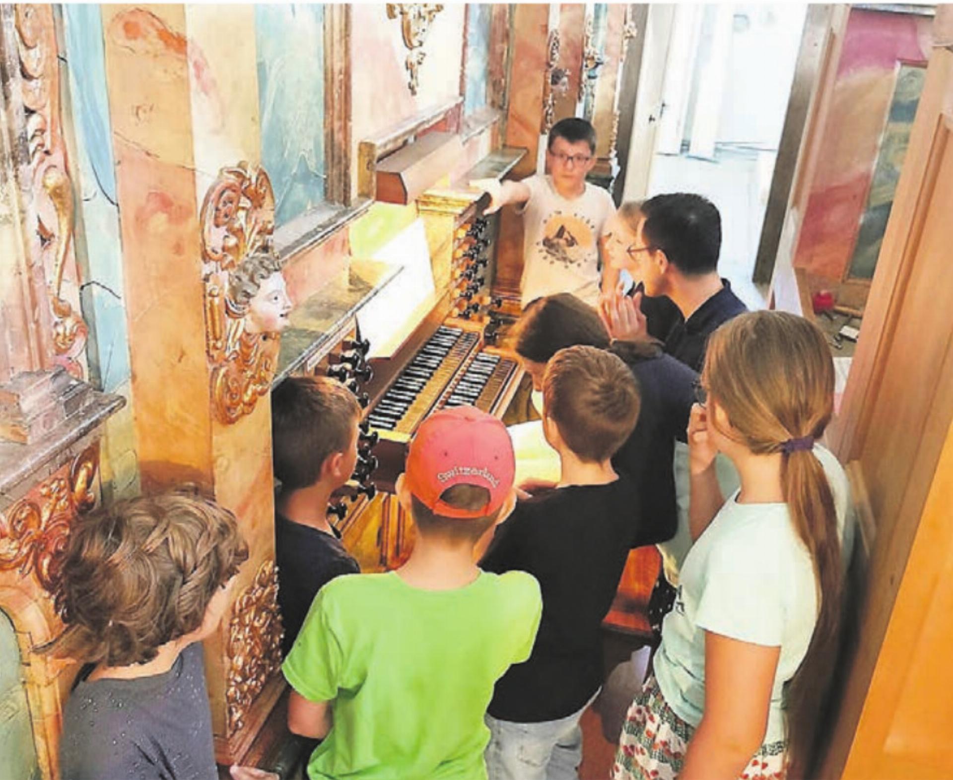 Die Orgel in der Klosterkirche kennenlernen – auch das ermöglichte der Ferienpass. - Das Bild wird blockiert. – Möglicherweise durch einen aktiven Adblocker.