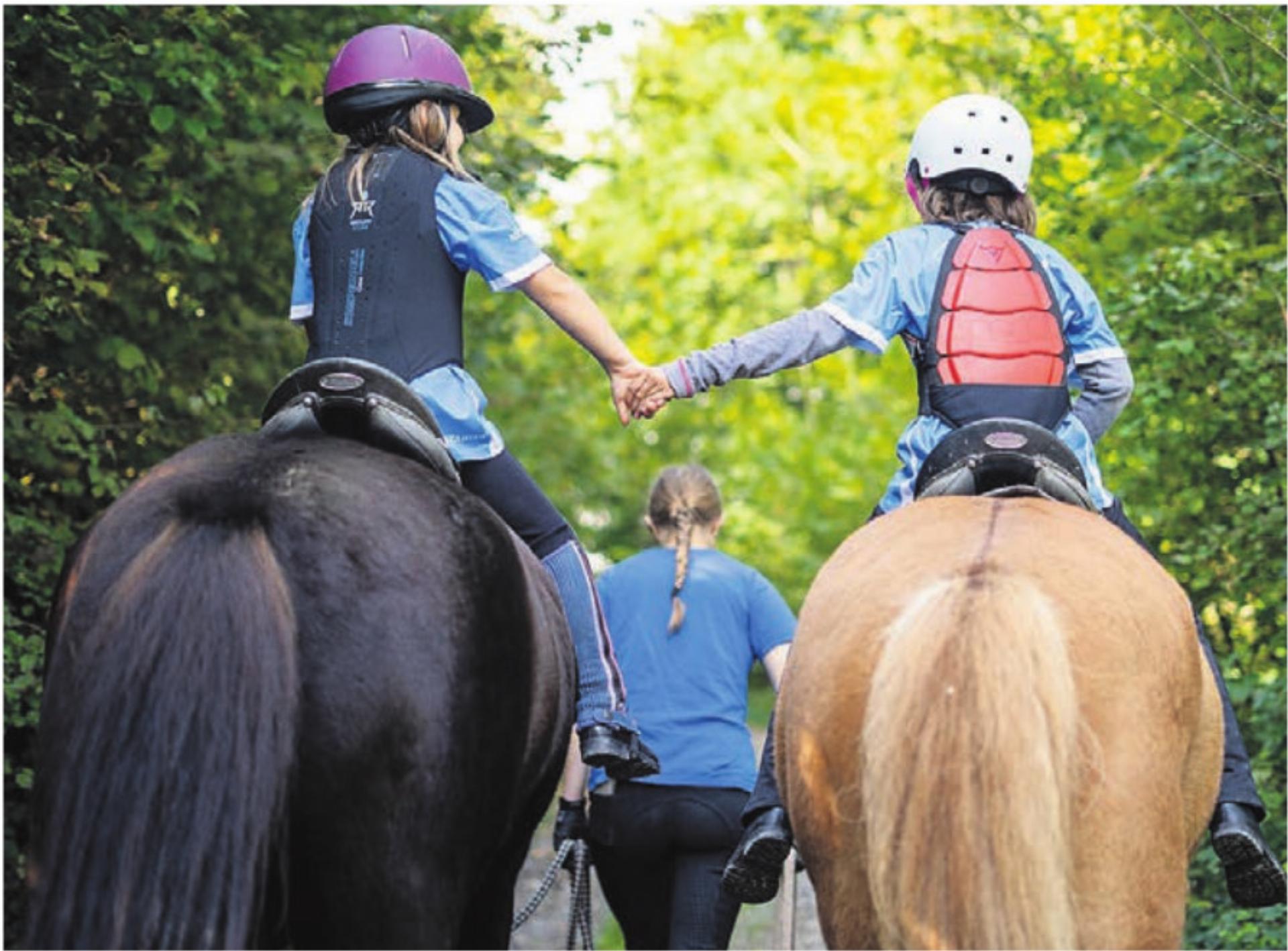 Beim Reitcamp in Wallenschwil entstanden viele neue Freundschaften. Bild: zg - Das Bild wird blockiert. – Möglicherweise durch einen aktiven Adblocker.