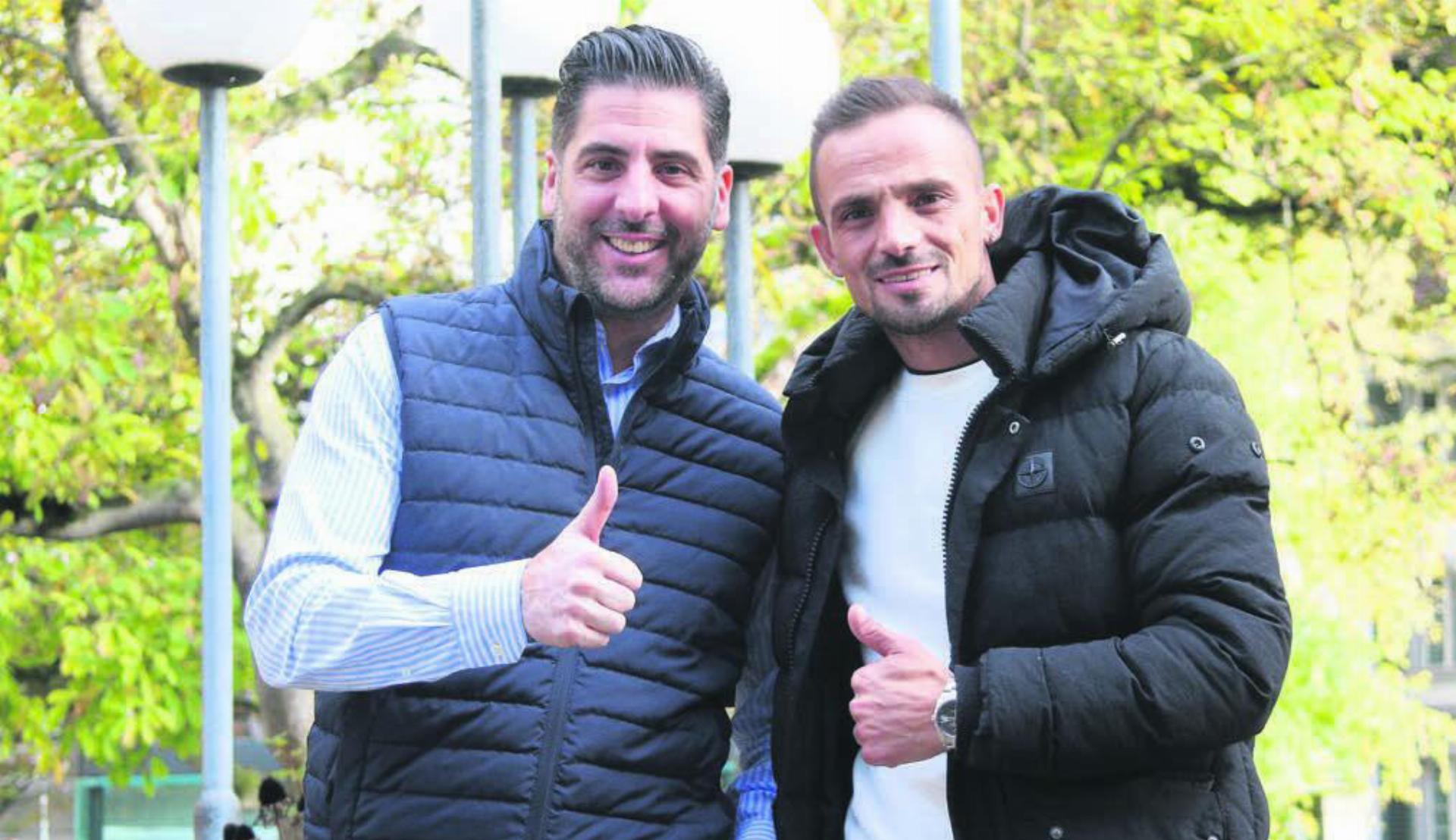 Zwei Gegner, die sich gut verstehen: Bremgarten-Trainer Mergim Morina (rechts) empfängt heute mit seinem Team den FC Mutschellen mit Luca Iodice. «Endlich begegnen wir uns auf Augenhöhe», sagt Morina dazu. Bild: Josip Lasic