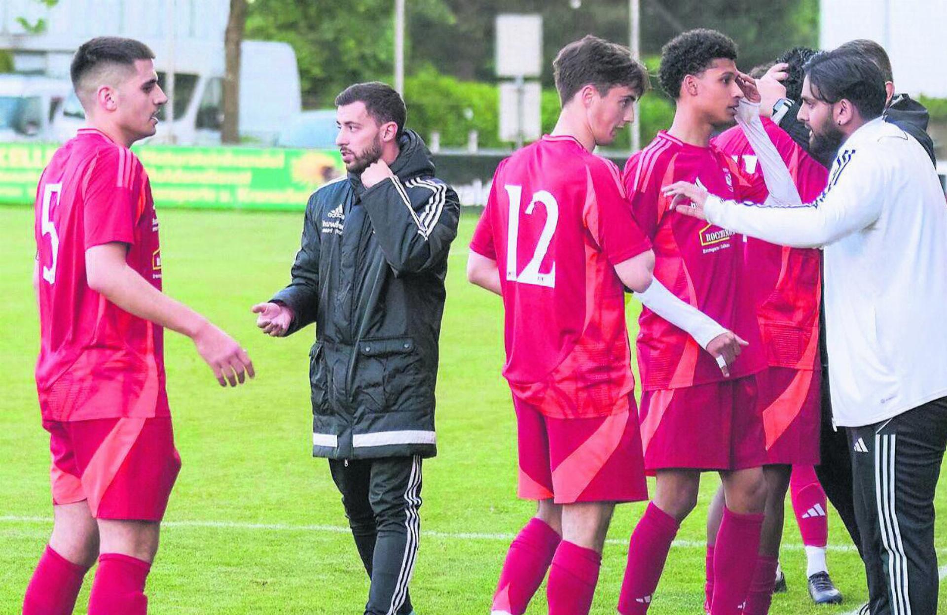 Nach dem 1:1 gegen Zofingen – direkter Konkurrent im Abstiegskampf – gab es bereits konsternierte Gesichter beim FC Bremgarten. Jetzt, nach der Niederlage gegen Suhr, ist der Abstieg Tatsache. Bild: André Griffel