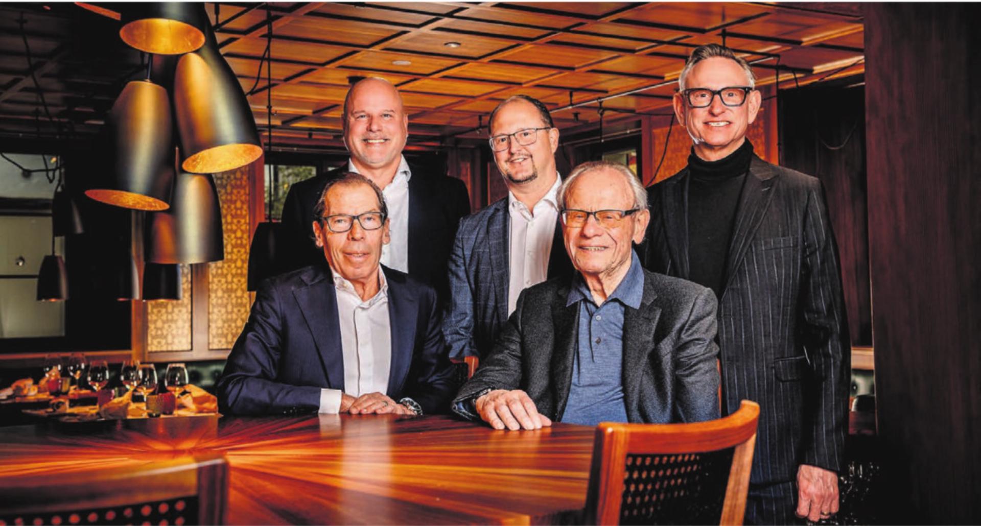Neuer Schwung fürs «Caspar» (hinten, von links): Direktor Beat Gerber mit den Verwaltungsräten Nils Betschart und Thomas Gut sowie Urs Christen und Josef Gut (vorne, von links). Bild: zg - Das Bild wird blockiert. – Möglicherweise durch einen aktiven Adblocker.