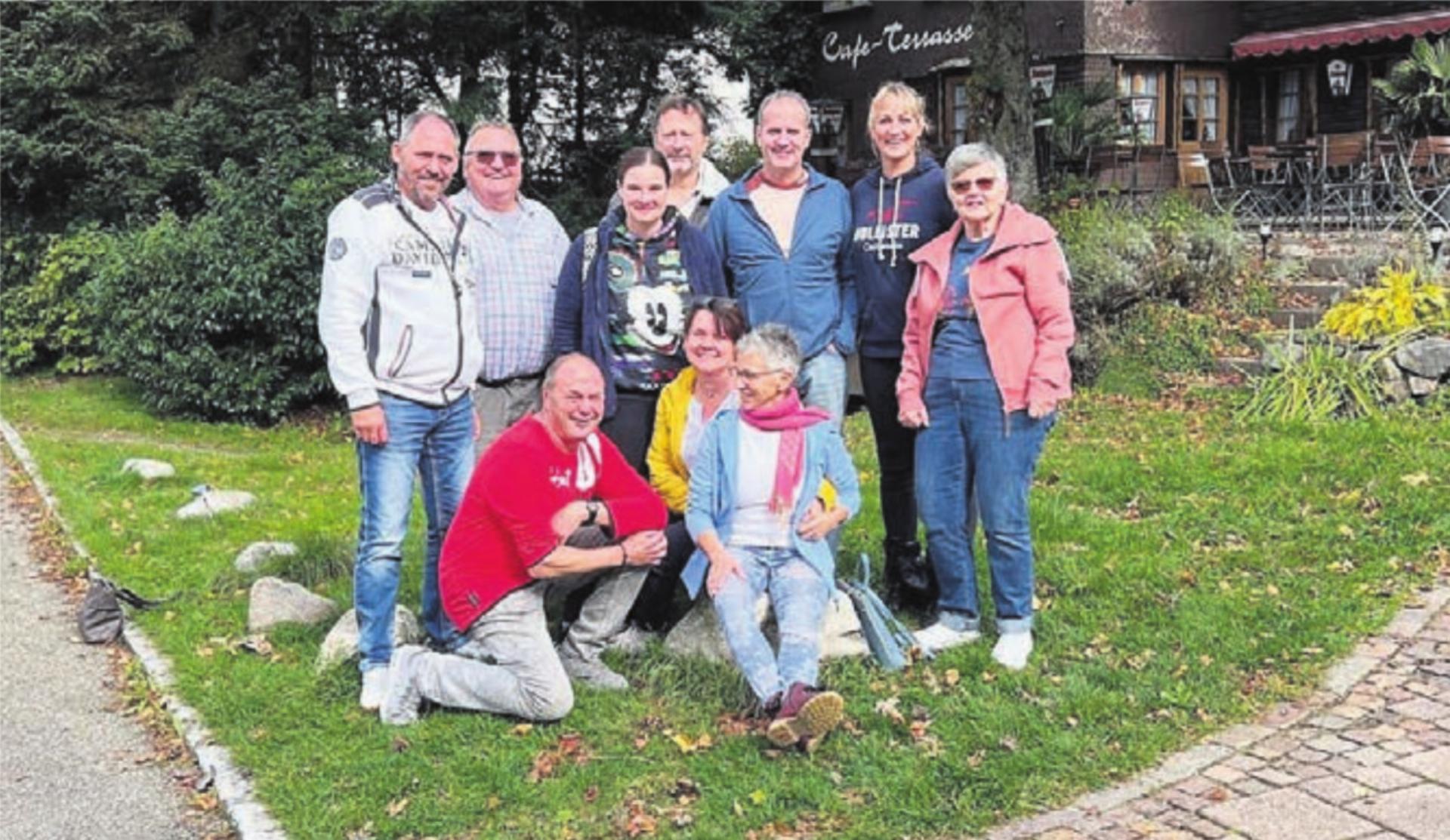 Die Theatercrew hat sich in Todtmoos auf die Aufführungen vorbereitet. Bild: zg