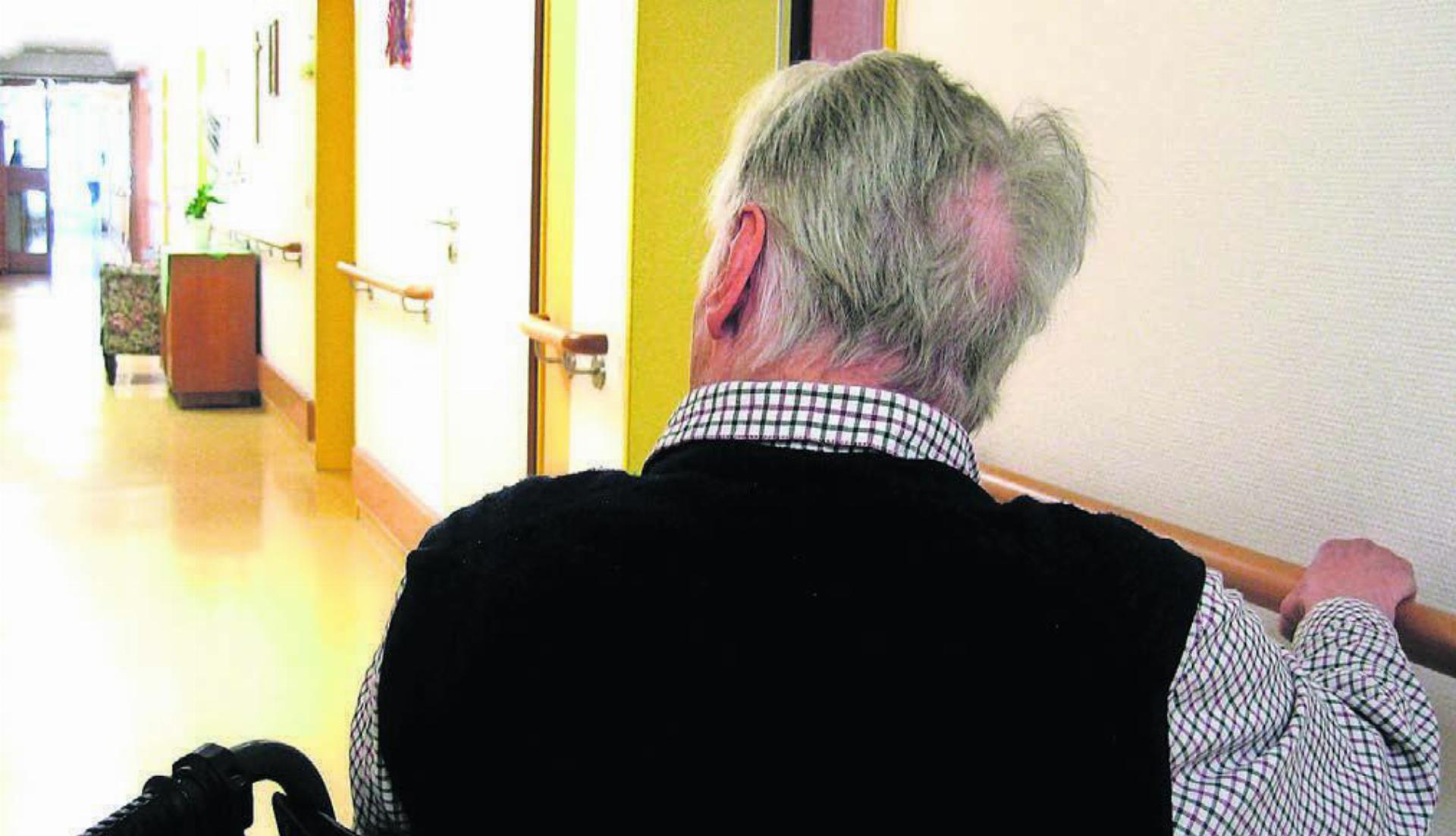 Vor allem die steigenden Kosten im Pflege- und Gesundheitsbereich belasten die Kassen der Gemeinde Jahr für Jahr mehr. «Die Zahlen bekommen wir vom Kanton, wehren können wir uns dagegen nicht», sagt Denise Strasser. Bilder: pixabay/Archiv