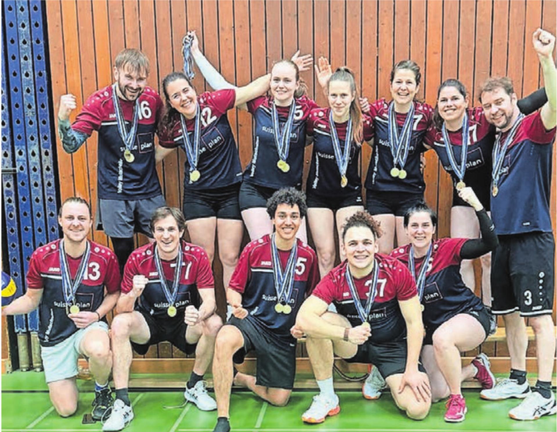 Das hocherfolgreiche Mixed-Team von Volley Mutschellen. Bild: zg - Das Bild wird blockiert. – Möglicherweise durch einen aktiven Adblocker.
