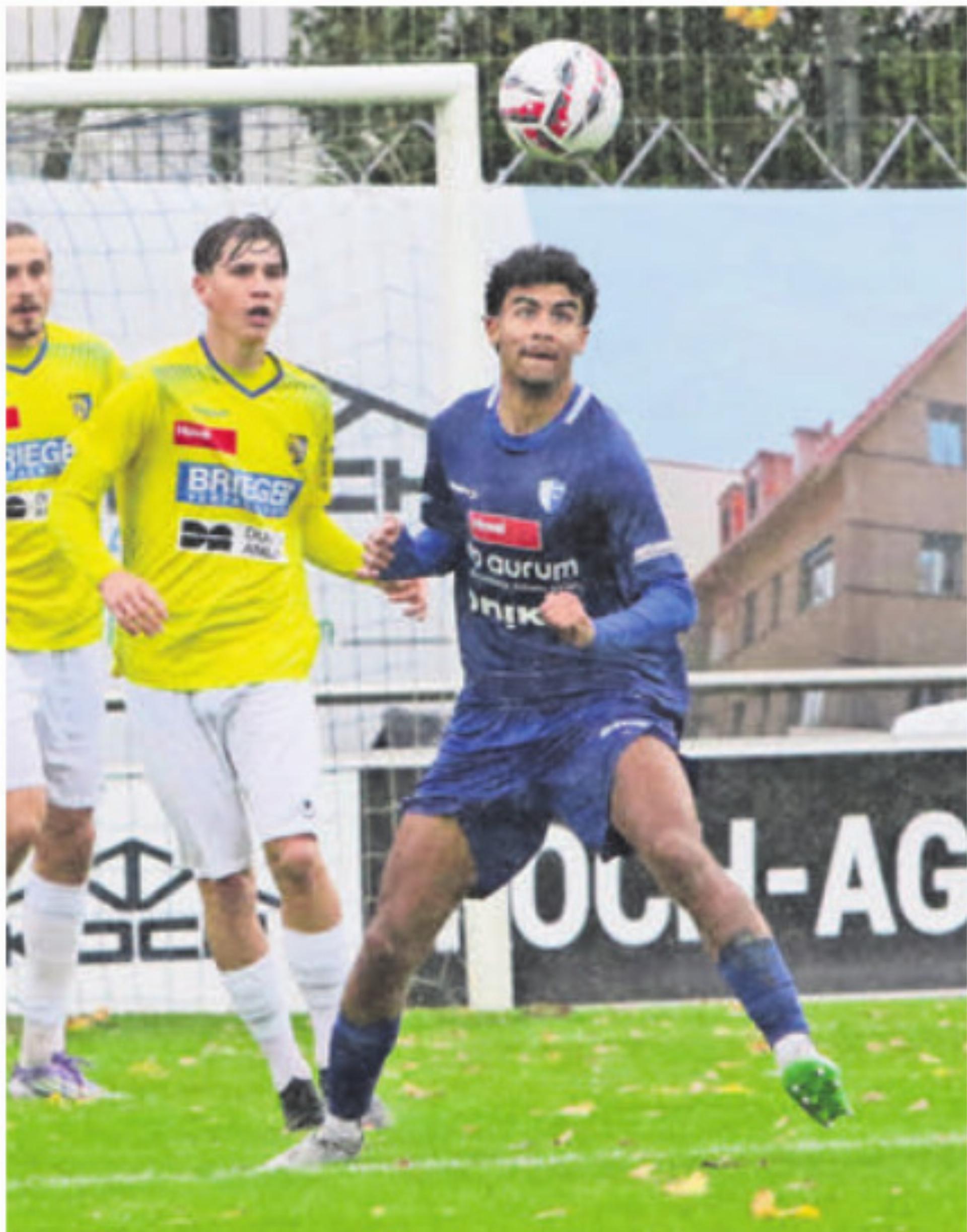 Luca Nascimento (rechts) im Hinspiel gegen Langenthal. Der 18-Jährige kehrt fürs Rückspiel ins Team zurück. Bild: Archiv/jl - Das Bild wird blockiert. – Möglicherweise durch einen aktiven Adblocker.
