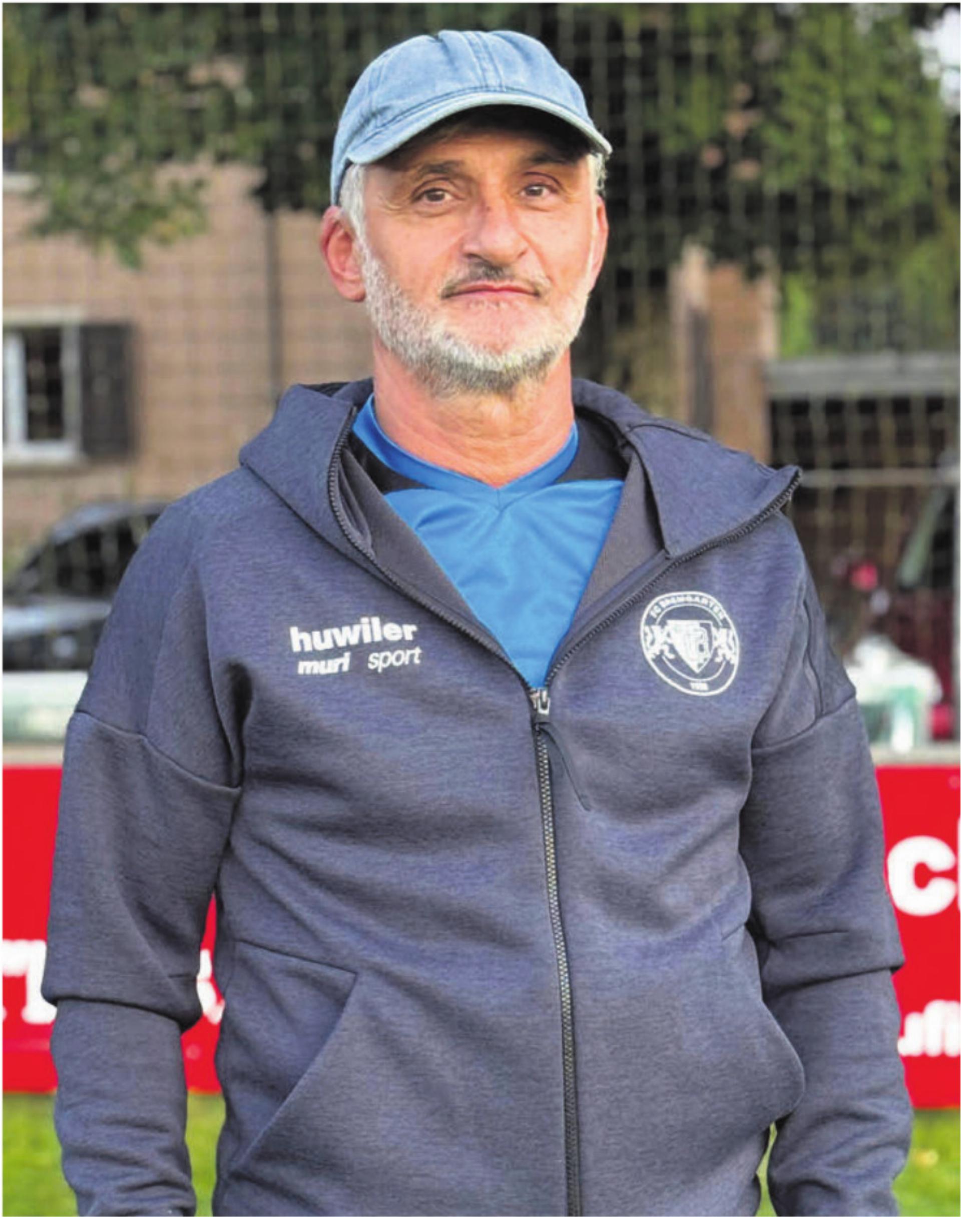 Hat in den ersten drei Spielen der Rückrunde mit dem FC Bremgarten immer gepunktet: Trainer Salvatore Romano. Bild: Archiv/zg - Das Bild wird blockiert. – Möglicherweise durch einen aktiven Adblocker.