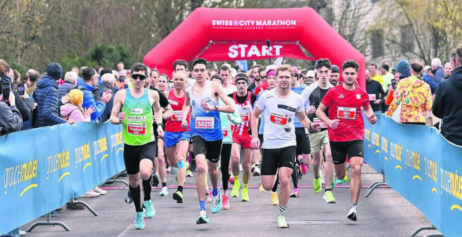 Eine Premiere am Reusslauf: Der Start zum ersten Halbmarathon in Bremgarten.