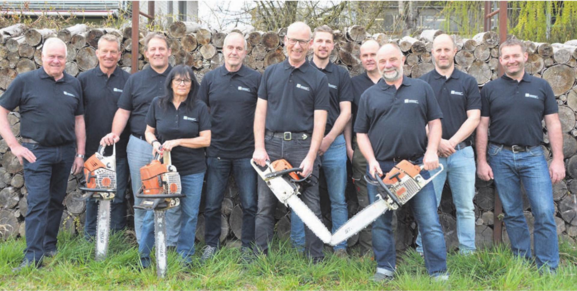 Das OK des Holzerwettkampfes in Merenschwand, von links: Paul Leu, Urs Huber, Christoph Schmid, Michèle Hochstrasser, Stephan Isler, Stefan Staubli, Linus Staubli, Oliver Eichenberger, Urs Meyer, Matthias Bruder und Thomas Ehrler. Bild: Annemarie Keusch - Das Bild wird blockiert. – Möglicherweise durch einen aktiven Adblocker.