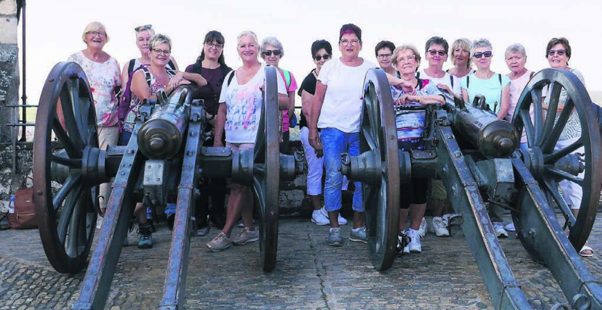 Der Damenturnverein genoss den Ausflug nach Schaffhausen und an den Rhein in vollen Zügen. Bild: zg