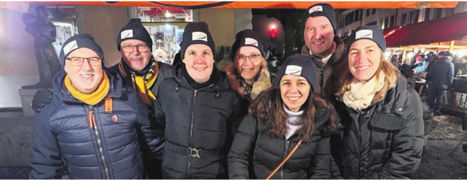 Der Lions Club Bremgarten-Reusstal machte nicht nur den Kunden und dem Kinderhospiz Flamingo eine Freude, sondern auch sich selber.
Bild: zg - Das Bild wird blockiert. – Möglicherweise durch einen aktiven Adblocker.