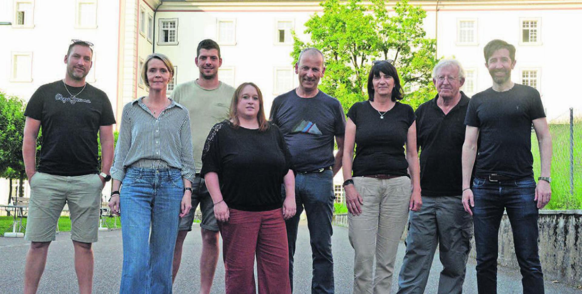 Sie bilden aktuell das OK, von links: Christian Rüttimann, Nicole Laubacher, Reto Bussinger, Steffi Haller, OK-Präsident Stefan Staubli, Paula Loher, Franz Hold, Tobias Holzer. Es fehlt: Urs Strebel. Die Ressorts Personal und Gastronomie sind noch nicht besetzt. Bild: Annemarie Keusch