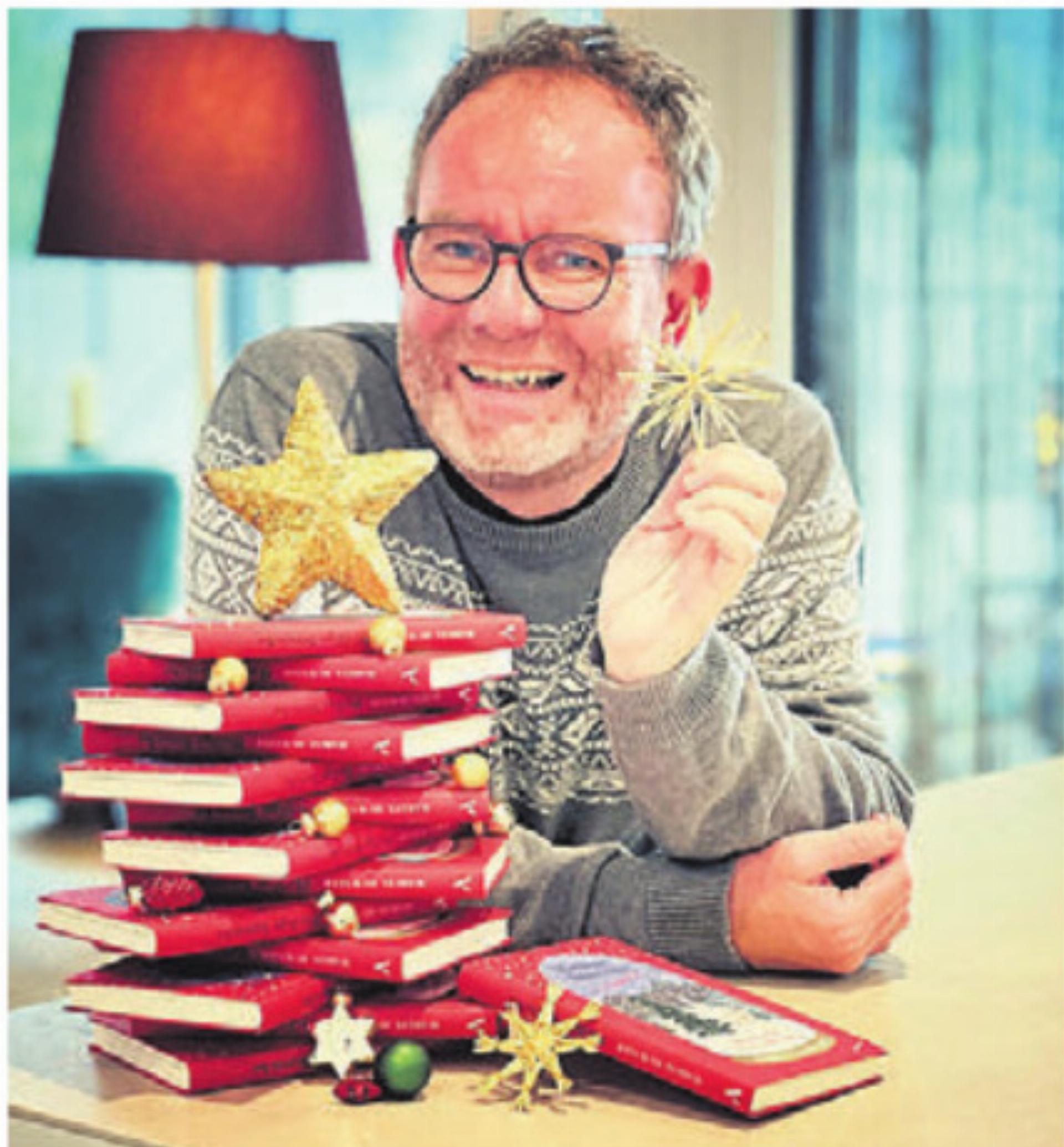Marcel Huwyler erzählt in seiner Heimatgemeinde etwas andere Weihnachtsgeschichten. Bild: zg