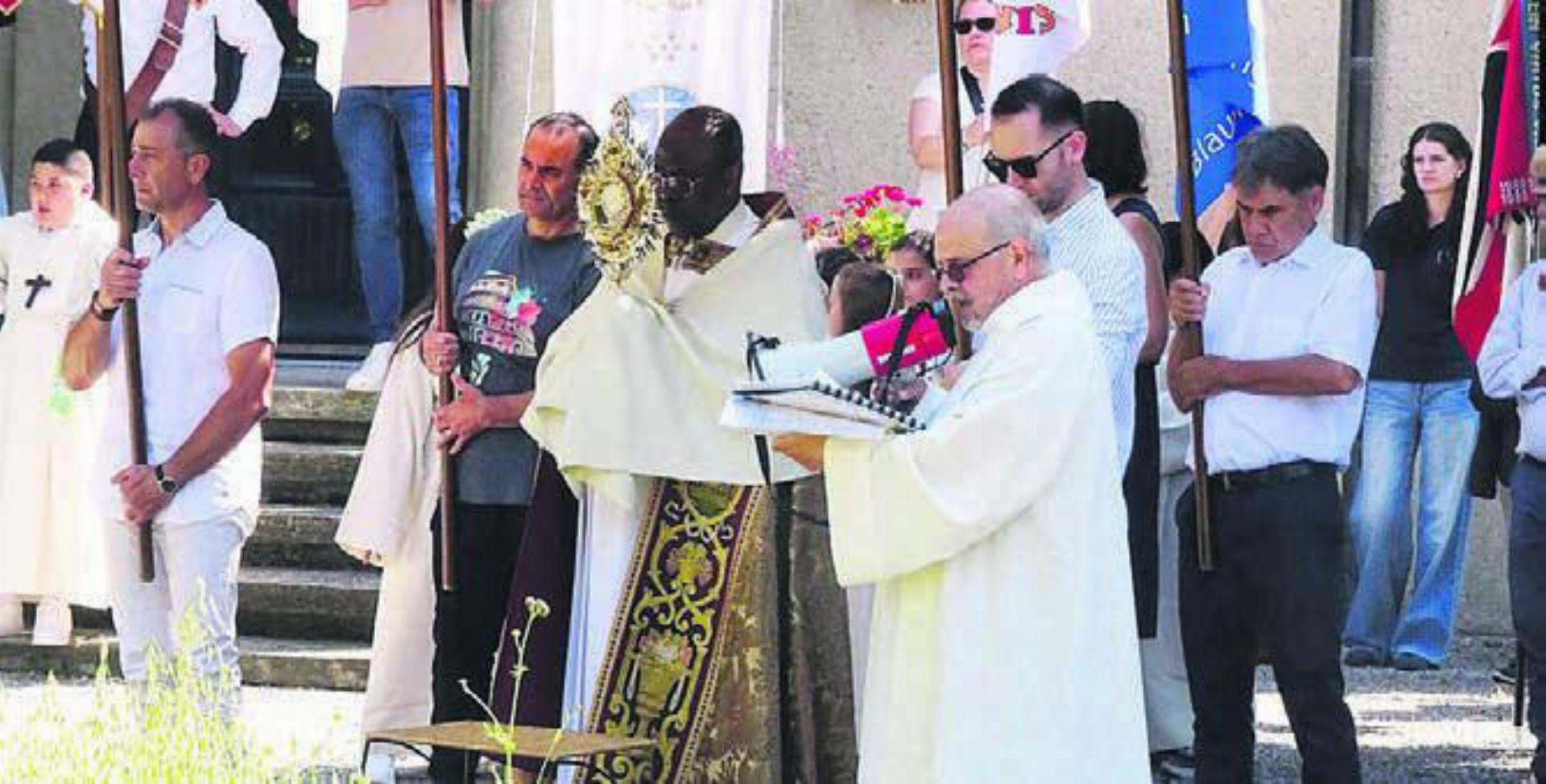 Die Gläubigen der Pfarrei und der Missione Cattolica Italiana feierten zusammen eine Fronleichnamsprozession. Bild: zg