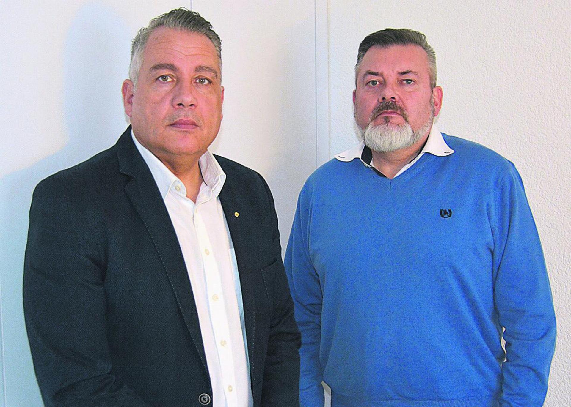 OK-Vizepräsident Carlo Ariu (links) und OK-Präsident Rafael Hernandez bedauern das grosse Defizit des Mutschälle Fäschts. Sie möchten mit verschiedenen Massnahmen Geld generieren, um die noch offenen Rechnungen zu zahlen. Bild: Roger Wetli - Das Bild wird blockiert. – Möglicherweise durch einen aktiven Adblocker.