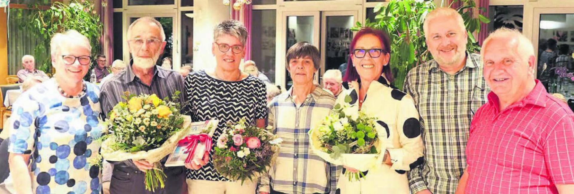 Der Vorstand des Gönnervereins: (von links) Doris Meier, Walter Ehrensperger (abtretender Aktuar), Priska Stierli (gewählte Aktuarin), Bild: zg