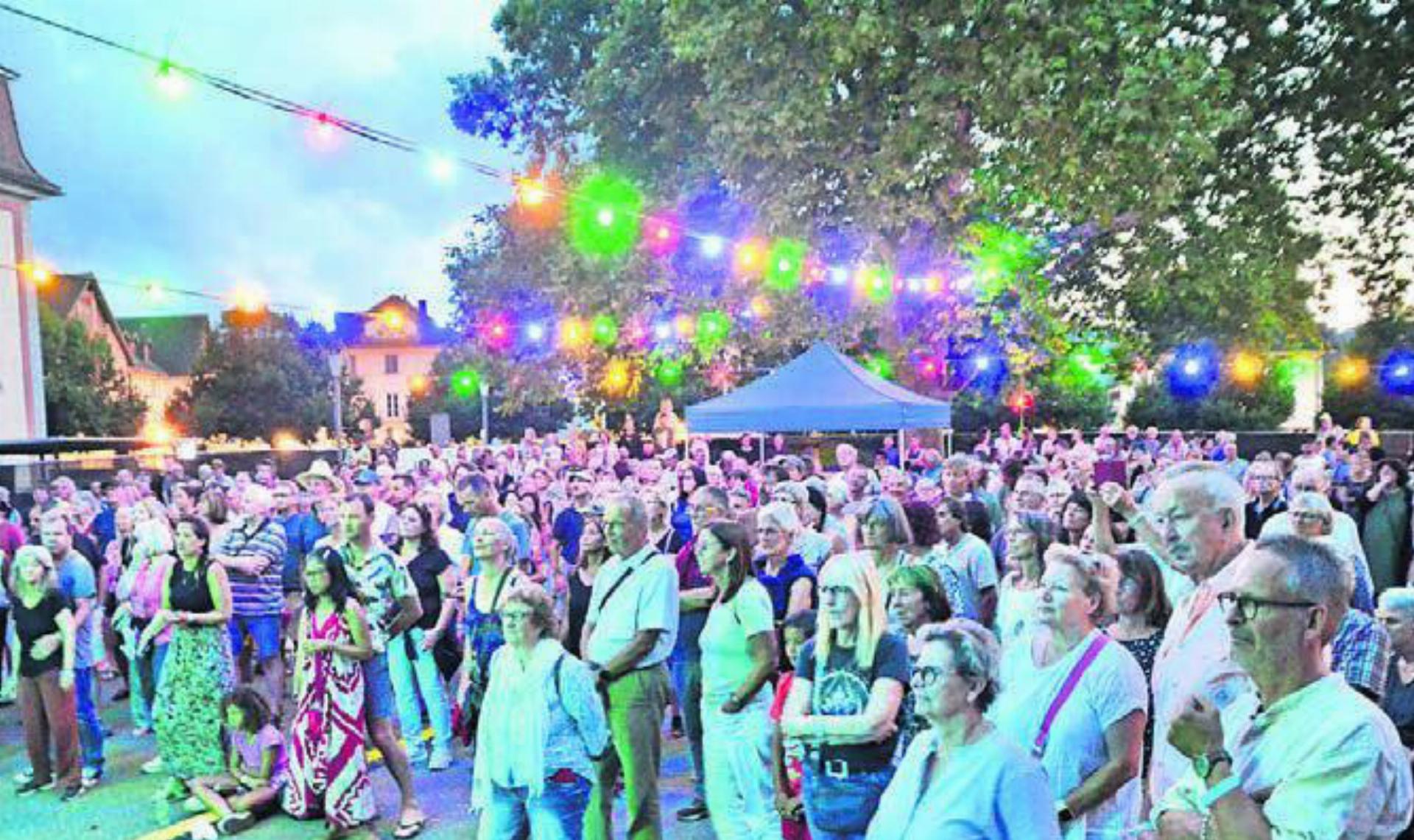 Die Bevölkerung darf sich wieder auf ein Musikfest im Klosterhof freuen. Bild: Archiv