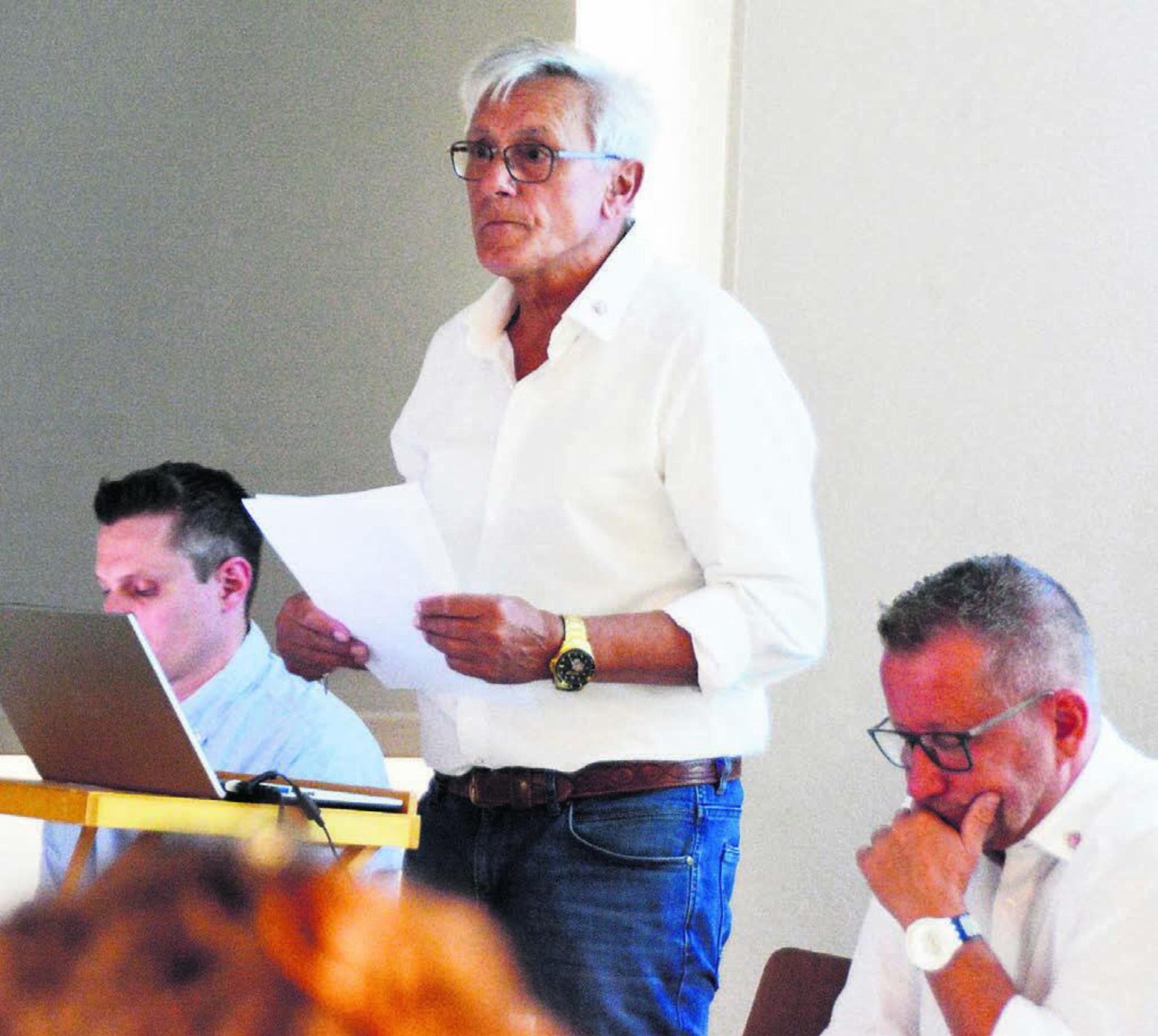 Sie konnten die Stimmbürger nicht von ihrem Vorschlag überzeugen, von links: Gemeindeschreiber Lukas Isler, Gemeindeammann Gian Carlo Silvestri und Vizeammann Thomas Berger. Bild: Annemarie Keusch
