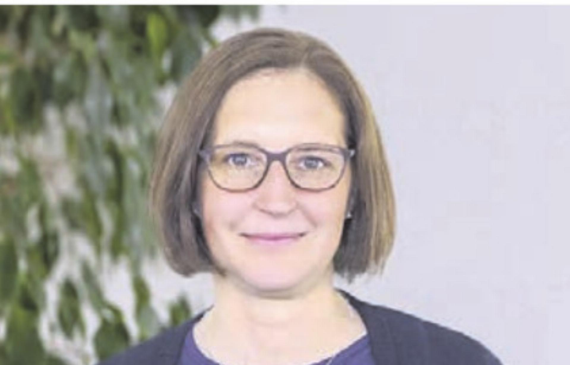 Julia Kiefer referiert im JoJo. Bild: pd - Das Bild wird blockiert. – Möglicherweise durch einen aktiven Adblocker.