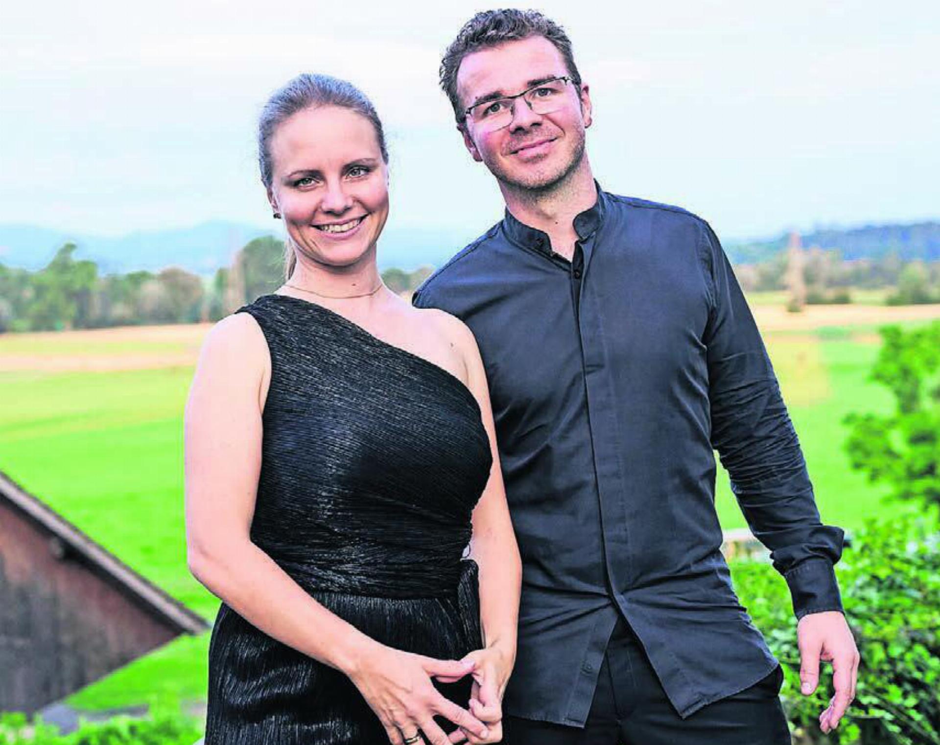 Der erste Boswiler Sommer unter ihrer künstlerischen Leitung steht an. Julia Fischer und Benjamin Nyffenegger sind voller Vorfreude – wenn auch hie und da gepaart mit etwas Nervosität. Bilder: zg