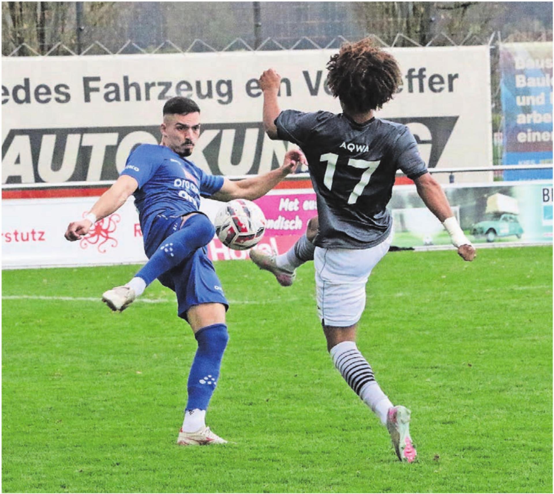 Edison Golaj (links) sorgte mit seinem Tor zumindest für die Punkteteilung in diesem Spiel.
Bild: Josip Lasic - Das Bild wird blockiert. – Möglicherweise durch einen aktiven Adblocker.