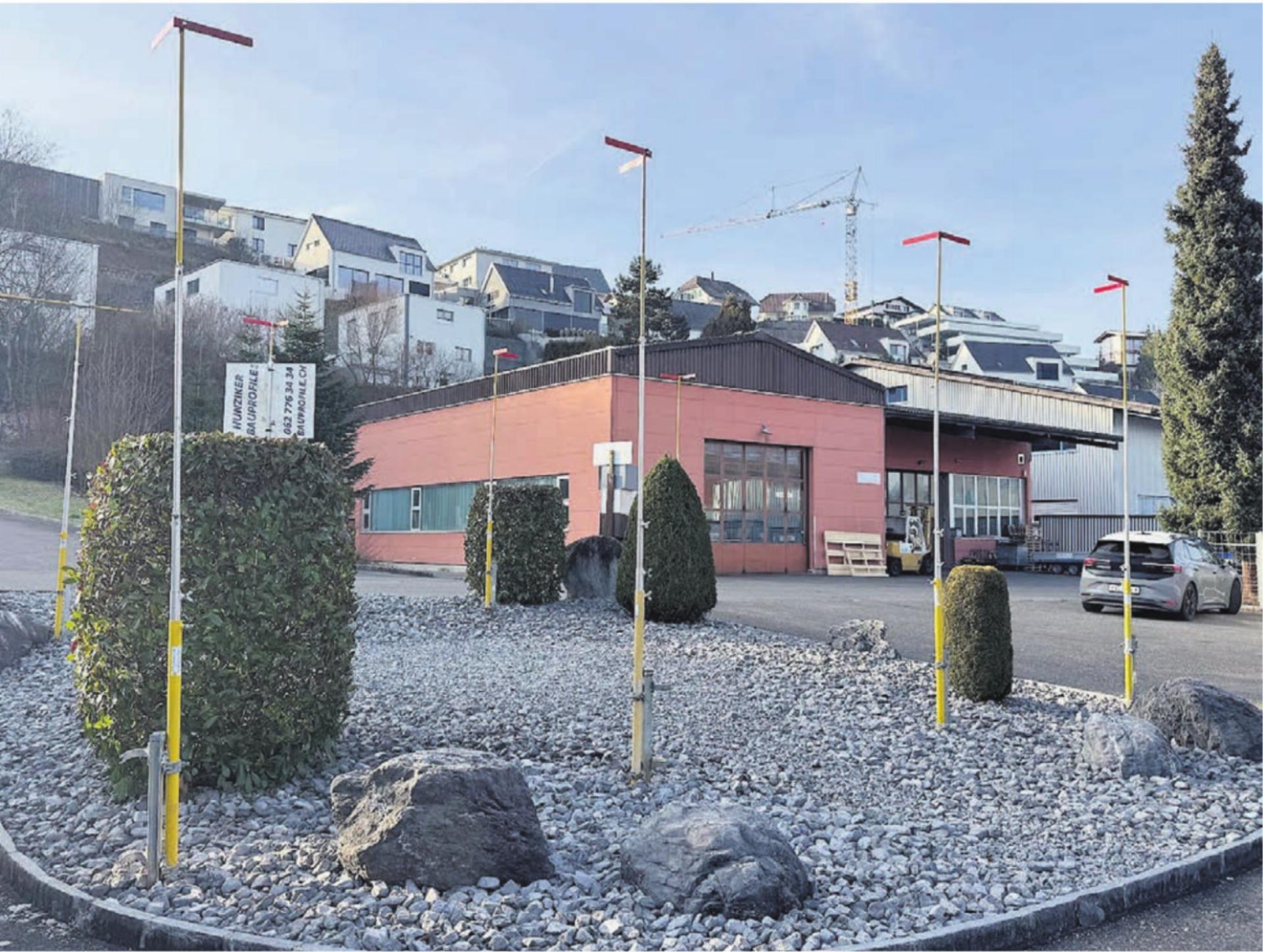 Der Standort im Spilhof ist momentan ausgesteckt. Hier im Industriequartier soll das Speichersystem zu liegen kommen. Bilder: zg / pd / Archiv - Das Bild wird blockiert. – Möglicherweise durch einen aktiven Adblocker.