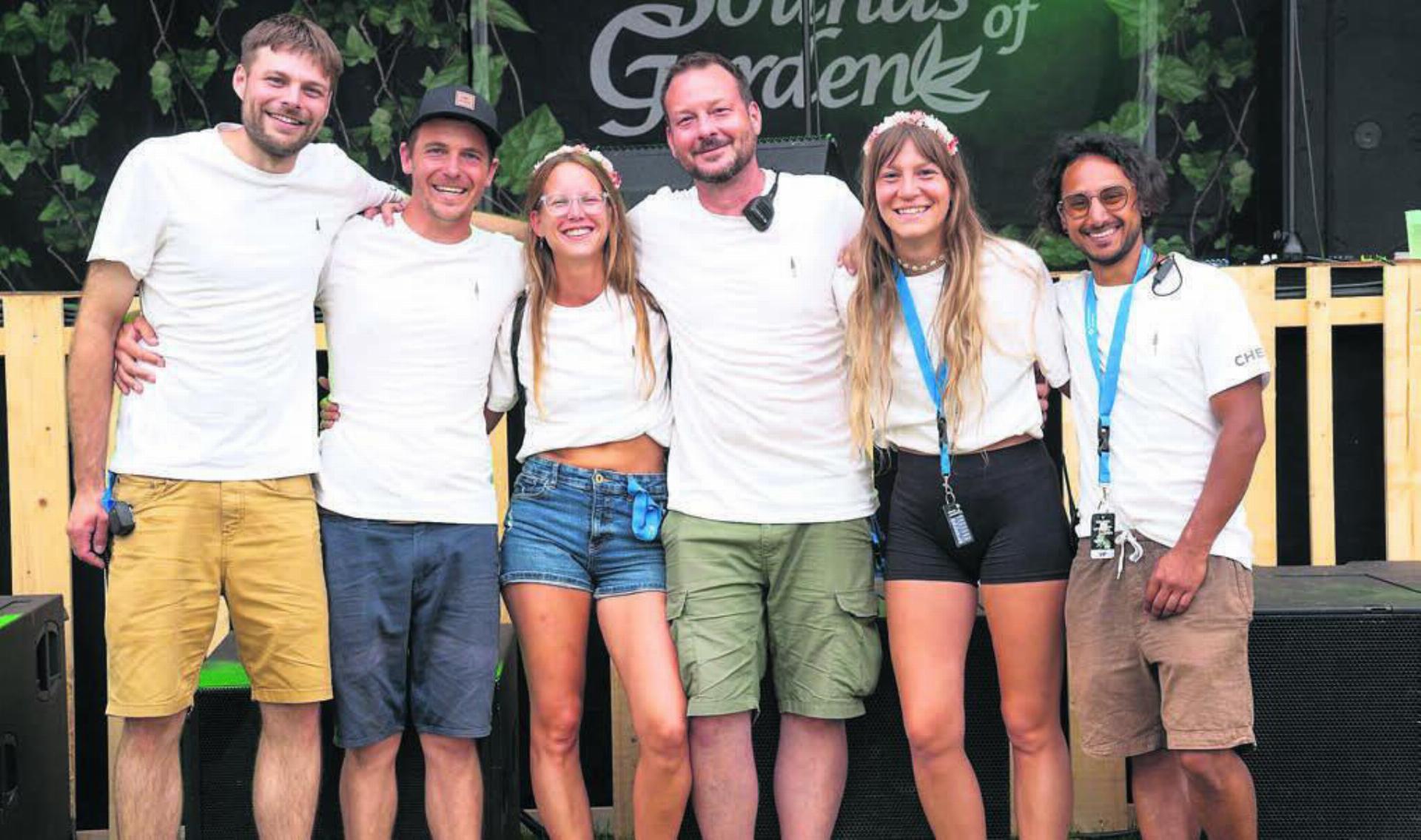 Das OK um Festivalgründer Jascha Baumann (2. von links) musste letztes Jahr einen argen Dämpfer einstecken. Jetzt hofft man, dass die Jubiläumsausgabe wieder mehr Leute in den Rosengarten lockt. Bilder: Archiv/zg