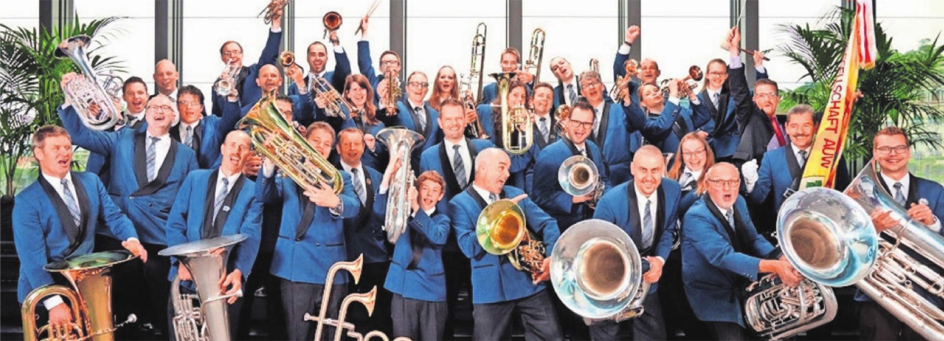 Die Brass-Band Auw stemmt einmal mehr ihr grosses Dorffest. Bilder: zg