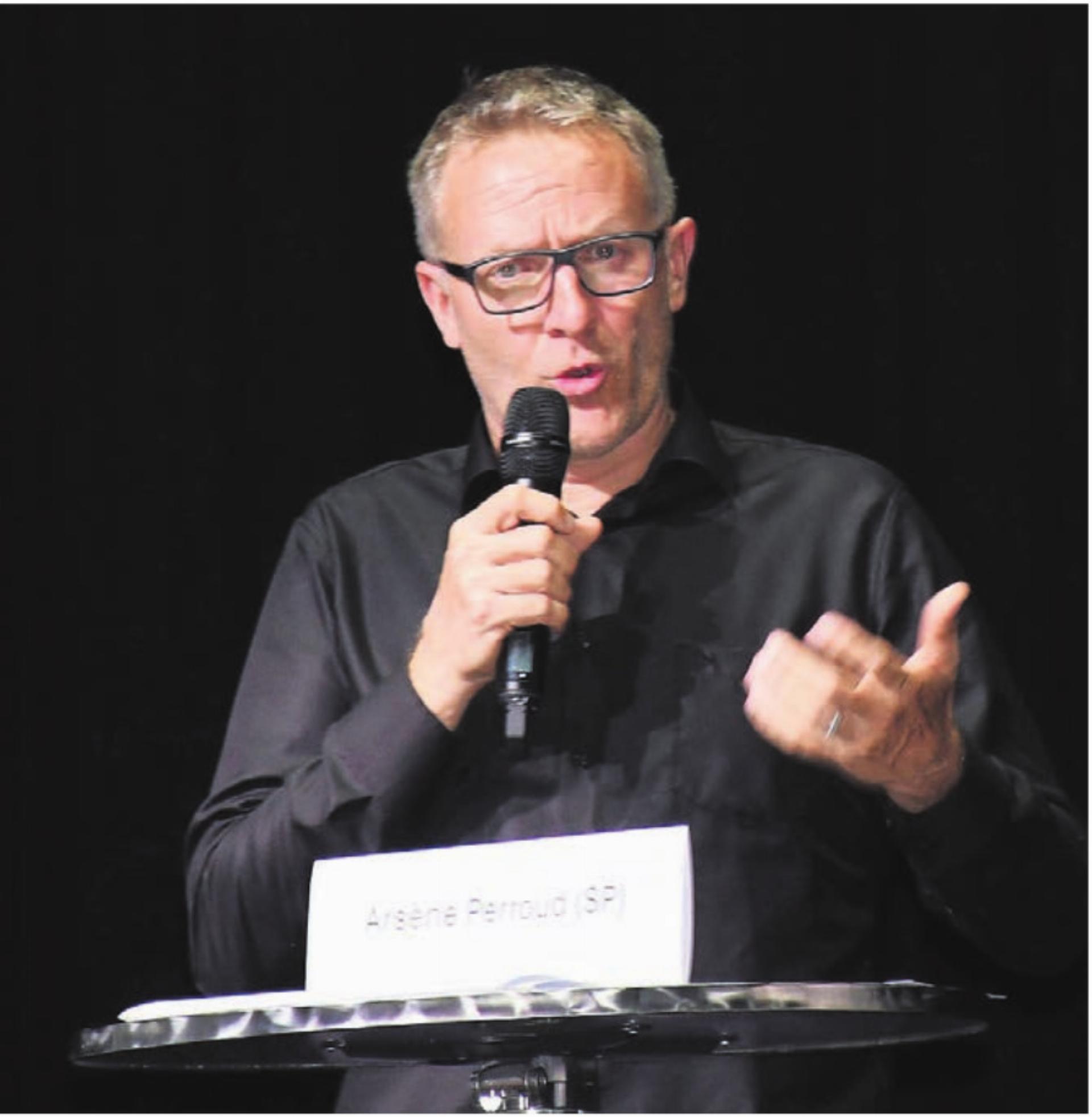 Arsène Perroud verteidigte seinen Kurs. «Eine Gemeinde hat Aufgaben zu erfüllen.» - Das Bild wird blockiert. – Möglicherweise durch einen aktiven Adblocker.