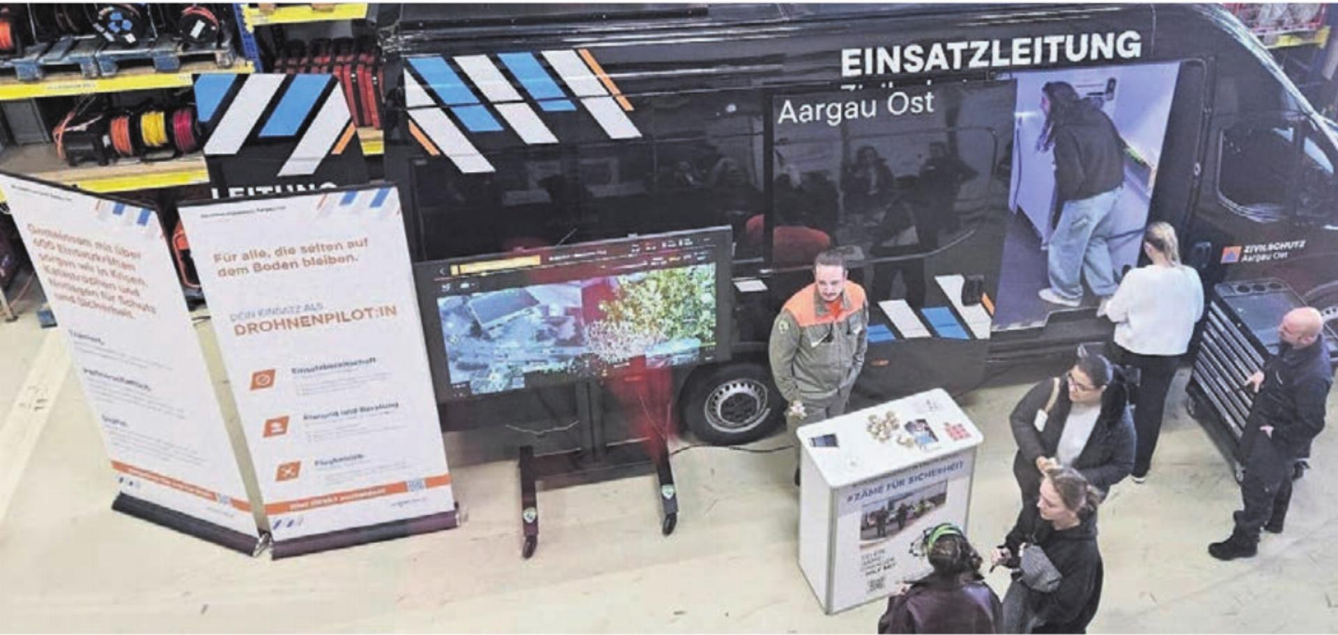 An einer Veranstaltung in Wohlen erfuhren junge Erwachsene aus der Region alles zum Thema Sicherheit – und wie sie selbst im Zivilschutz aktiv mitwirken können. - Das Bild wird blockiert. – Möglicherweise durch einen aktiven Adblocker.