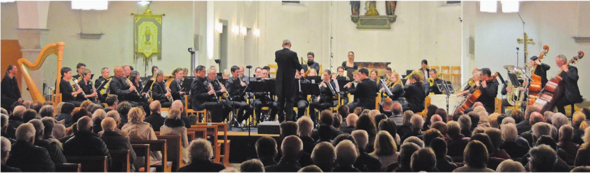 Eine volle Pfarrkirche, eine begeisternde und berührende Musik Muri – der Abend unter dem Motto «Leichte Klassik» war ein voller Erfolg. Bilder: Annemarie Keusch - Das Bild wird blockiert. – Möglicherweise durch einen aktiven Adblocker.