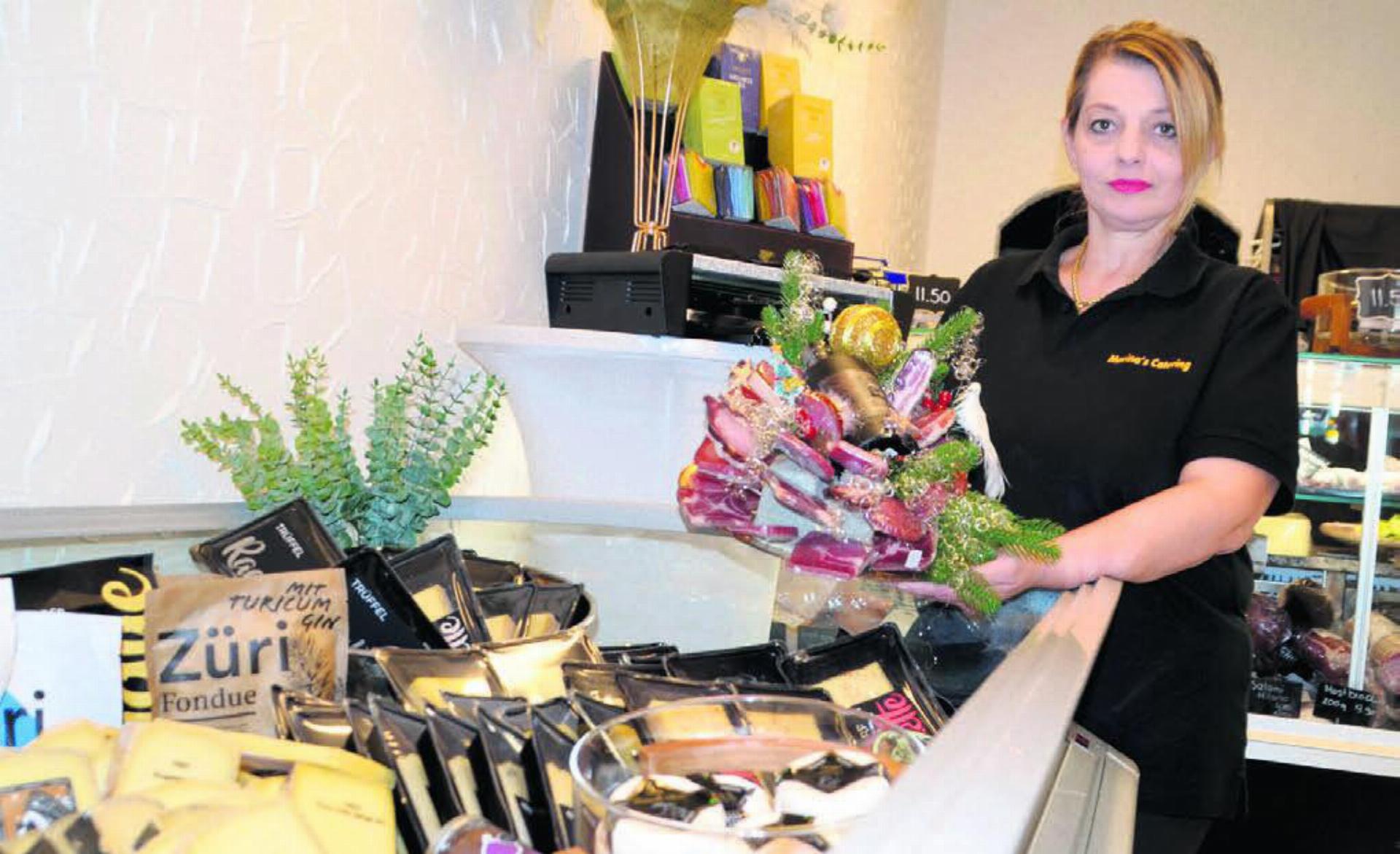 Marina Stevanovic aus Islisberg betreibt ihren Dorfladen neu in Birmensdorf – mit deutlich grösserer Auswahl. Bilder: Thomas Stöckli / zg - Das Bild wird blockiert. – Möglicherweise durch einen aktiven Adblocker.