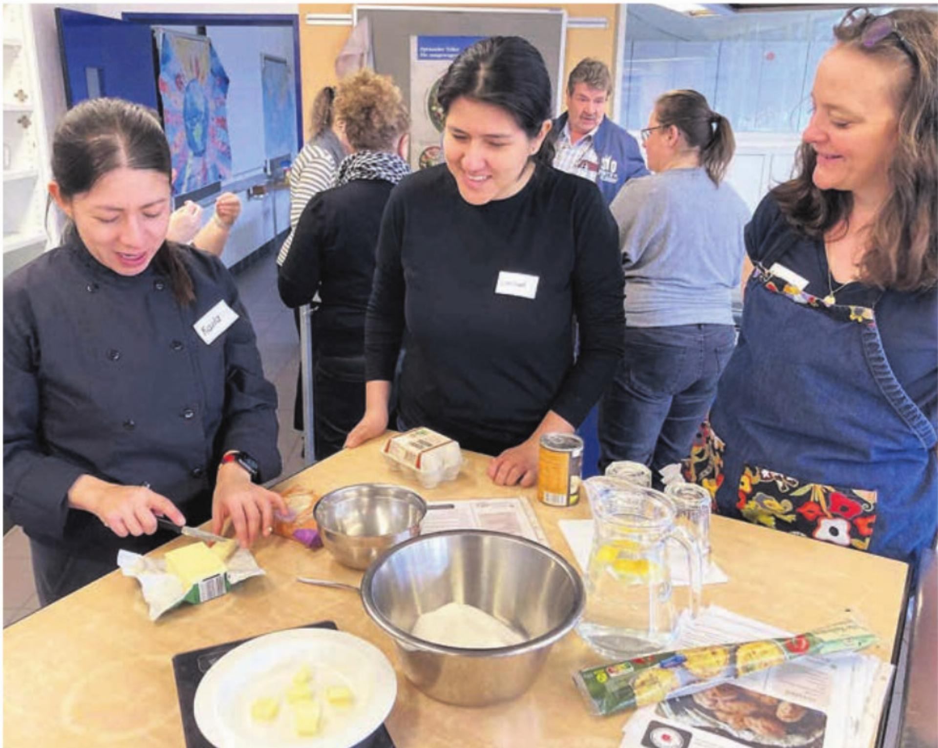 Das Integrations- und Begegnungsprojekt «Wohlen kocht» bringt Menschen unterschiedlicher Herkunft zusammen. Bild: zg - Das Bild wird blockiert. – Möglicherweise durch einen aktiven Adblocker.