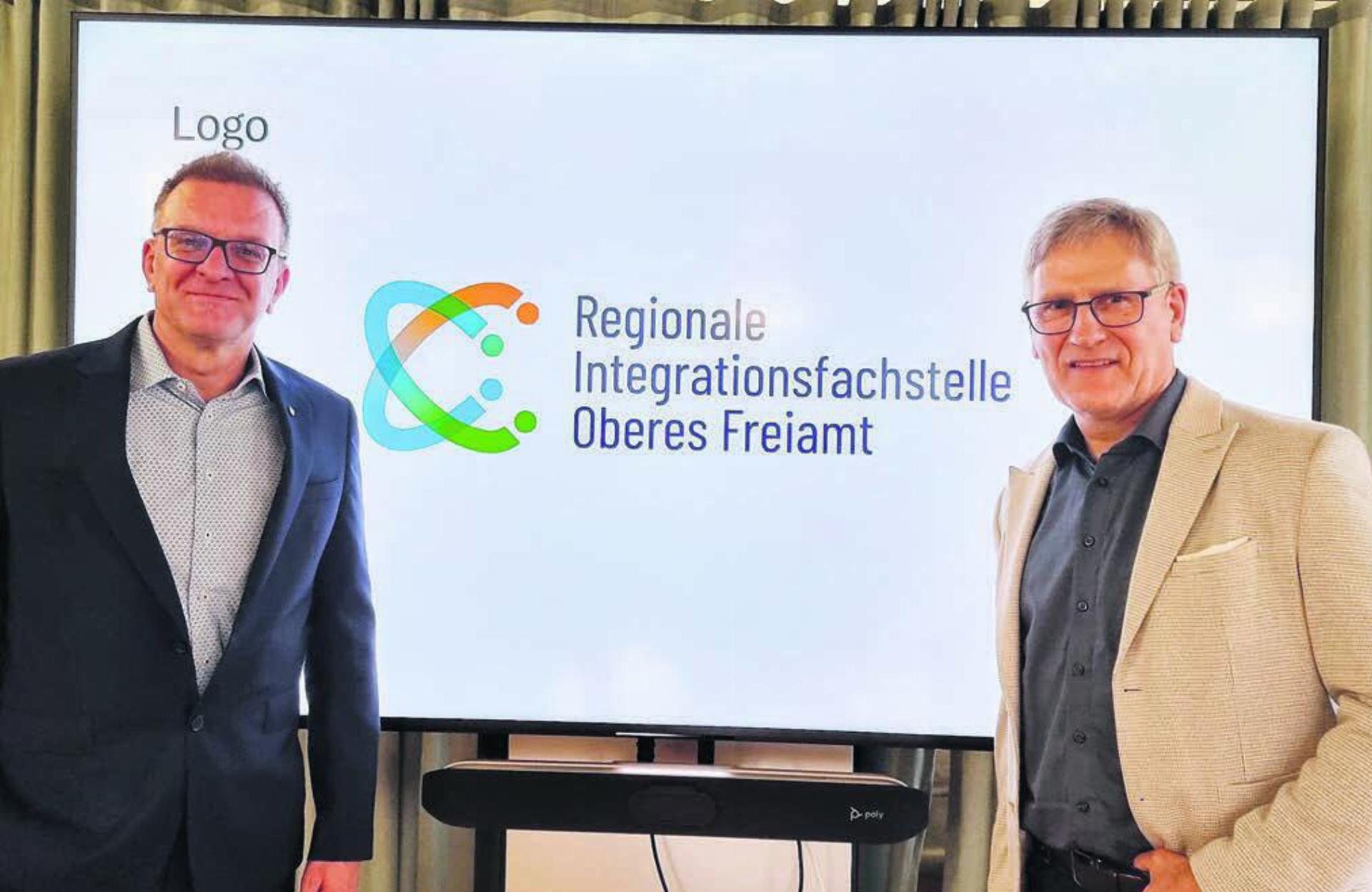 Vizepräsident Jörg Ackermann, Waltenschwil, und Präsident Daniel Räber, Muri, rechts, bei der Präsentation des neuen Logos. Man habe bewusst den ganzen Namen verwendet, damit dieser bekannt werde. Bilder: Verena Anna Wigger