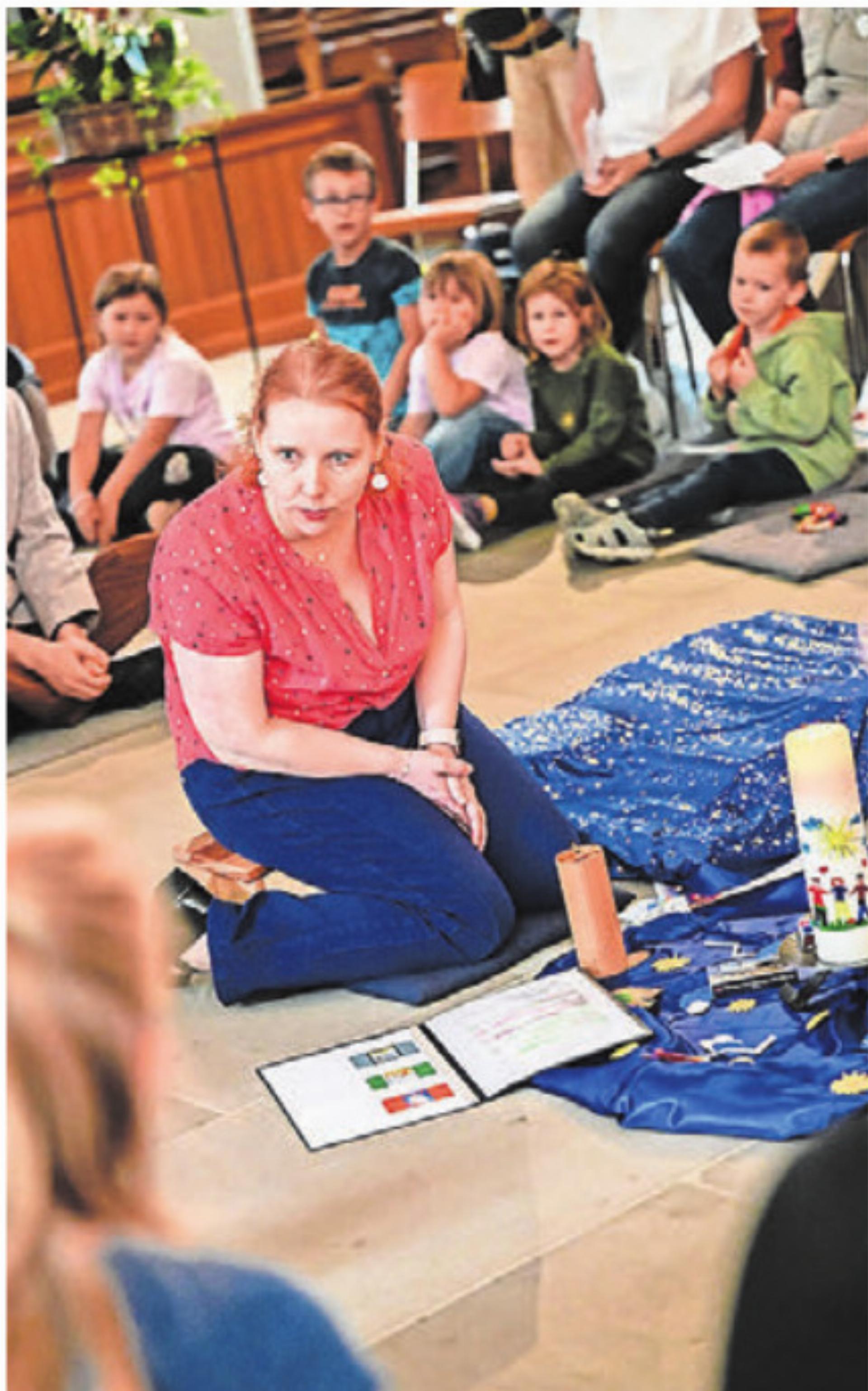 Katechetin Nadja Andermatt erzählte von ihrem Unwetterritual, das sie als Kind vollzog. Bild: zg - Das Bild wird blockiert. – Möglicherweise durch einen aktiven Adblocker.