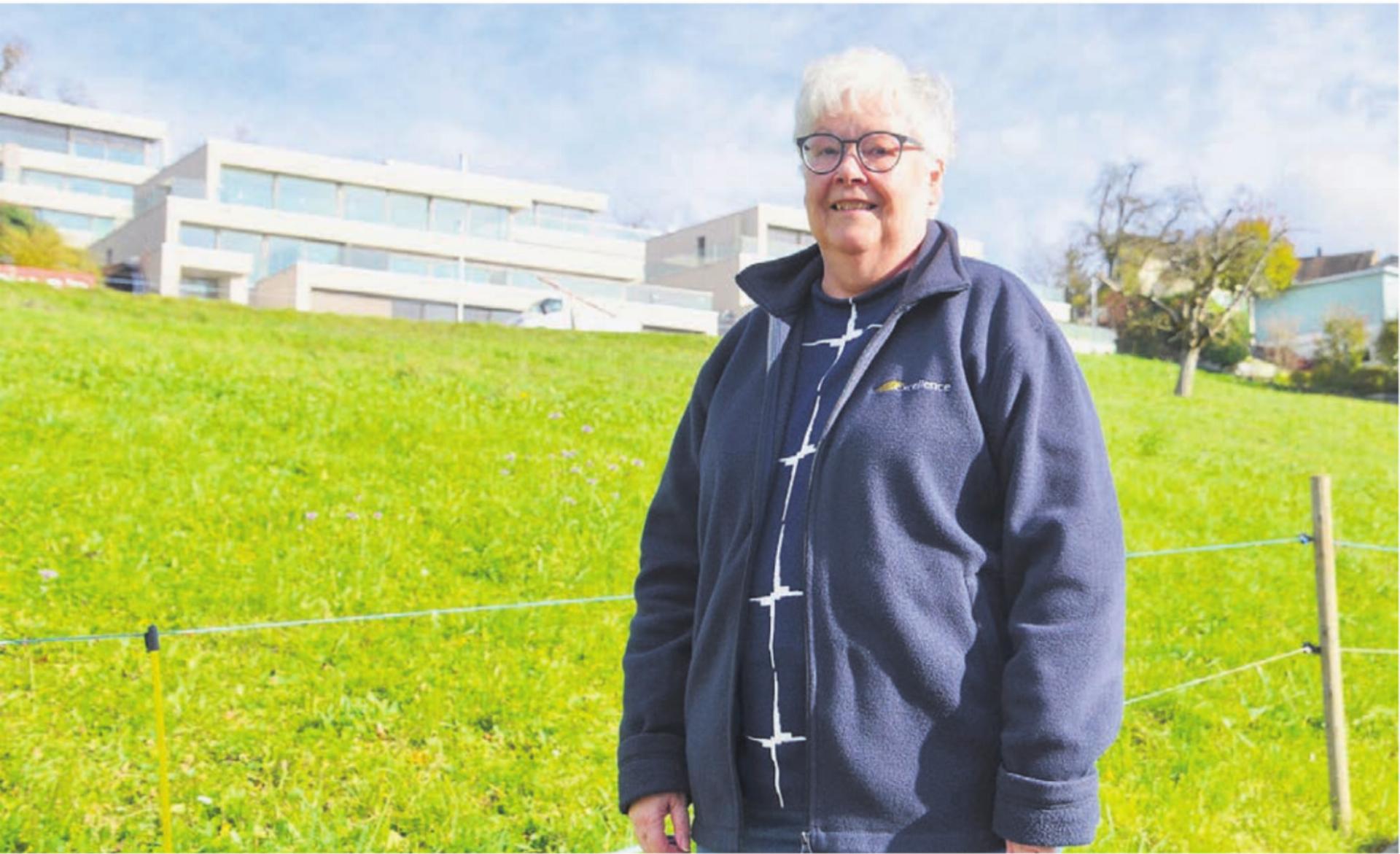 «Filetstück» oberhalb des Friedhofs: Myriam Bürgisser hat das Potenzial der Parzelle «Rebberg» erkannt. Bilder: Thomas Stöckli - Das Bild wird blockiert. – Möglicherweise durch einen aktiven Adblocker.